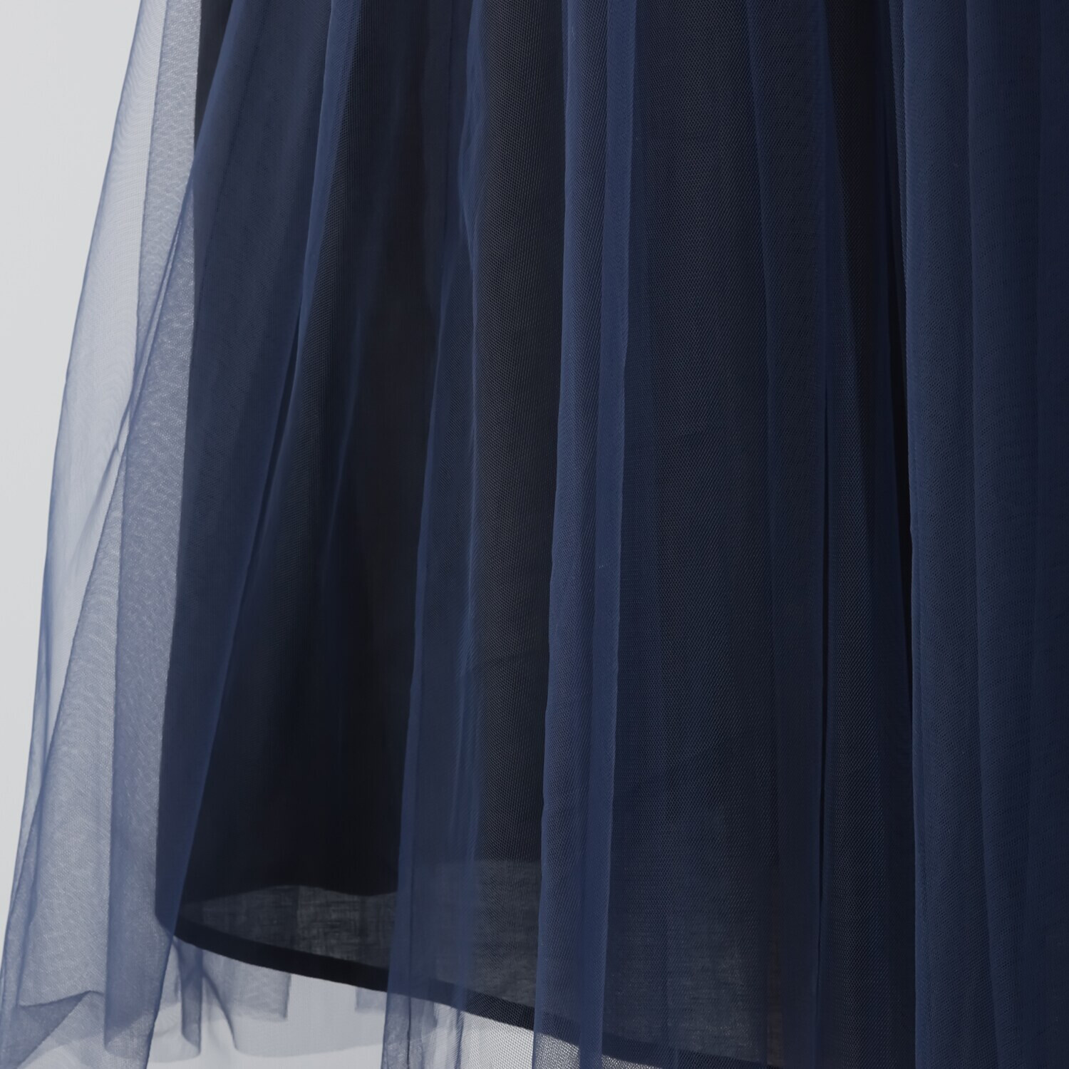 ミニマライズプラス 柔らかでしなやか 軽さと立体感を演出 濃淡カラー チュールスカート