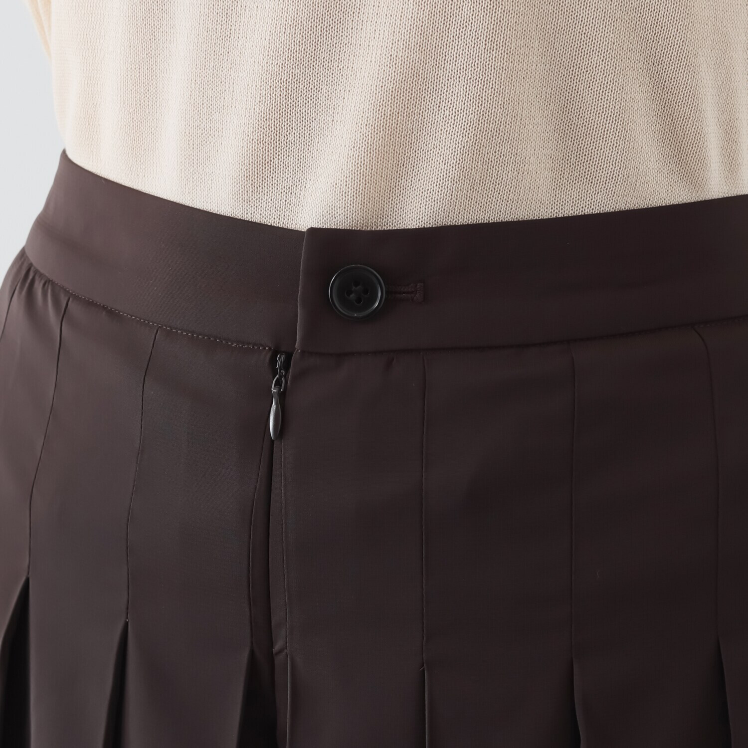 ミニマライズプラス 格好良く揺れ動く フロントプリーツパンツ
