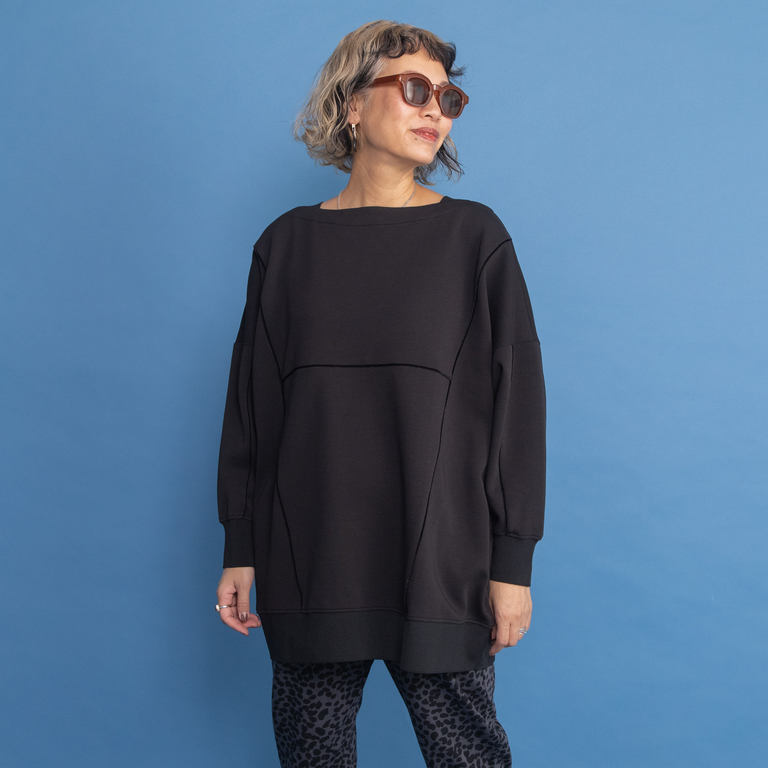 ヨーコモリモト べロアパイピングで カジュアルを格上げ デザインチュニック