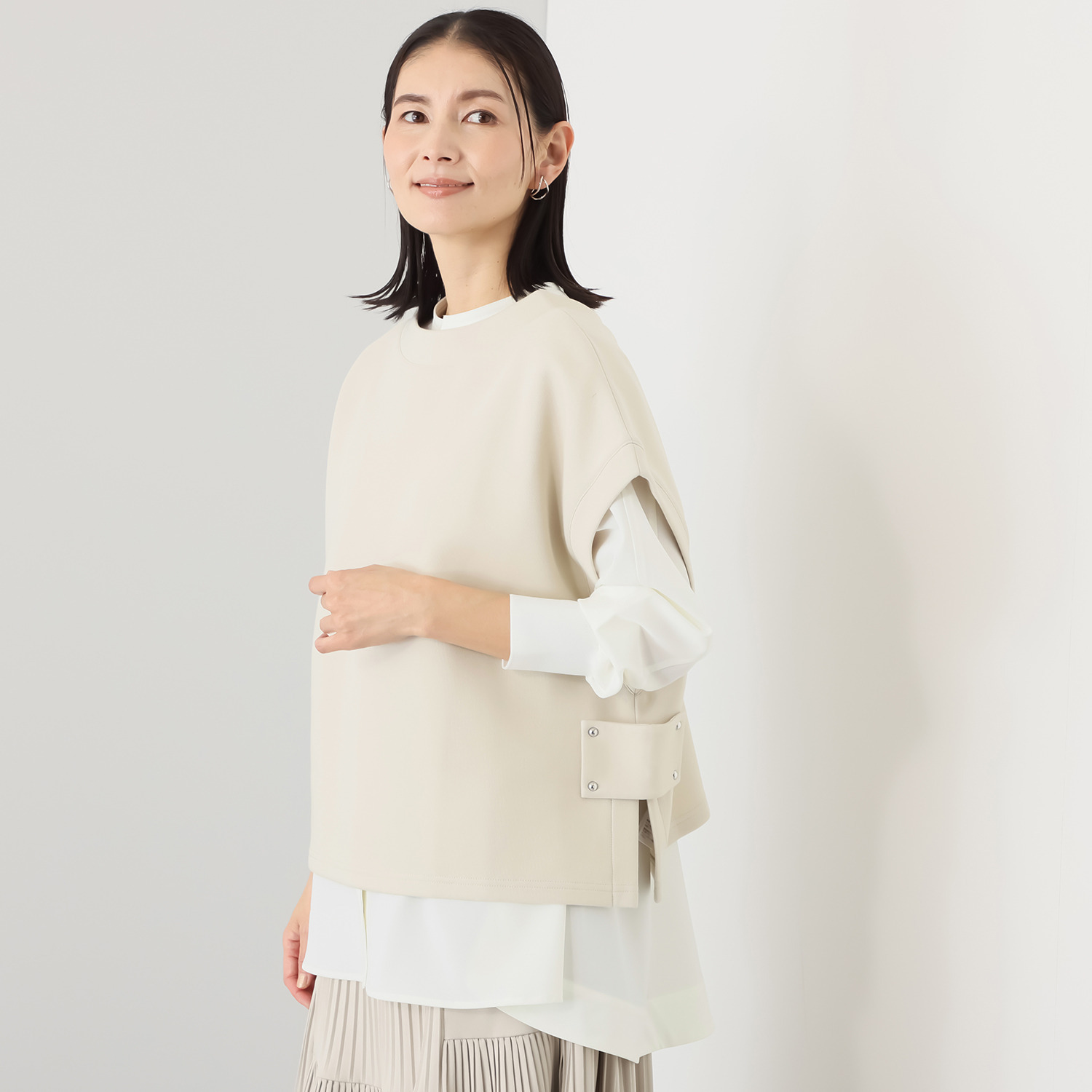 ヨーコモリモト スタッズアクセント ２ウェイデザイン プルオーバーベスト