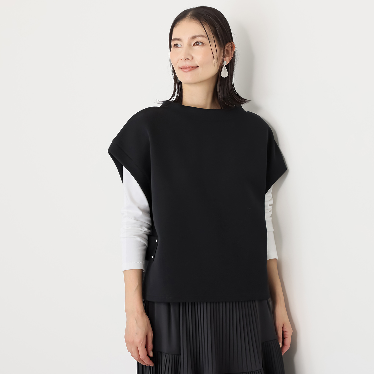 ヨーコモリモト スタッズアクセント ２ウェイデザイン プルオーバーベスト