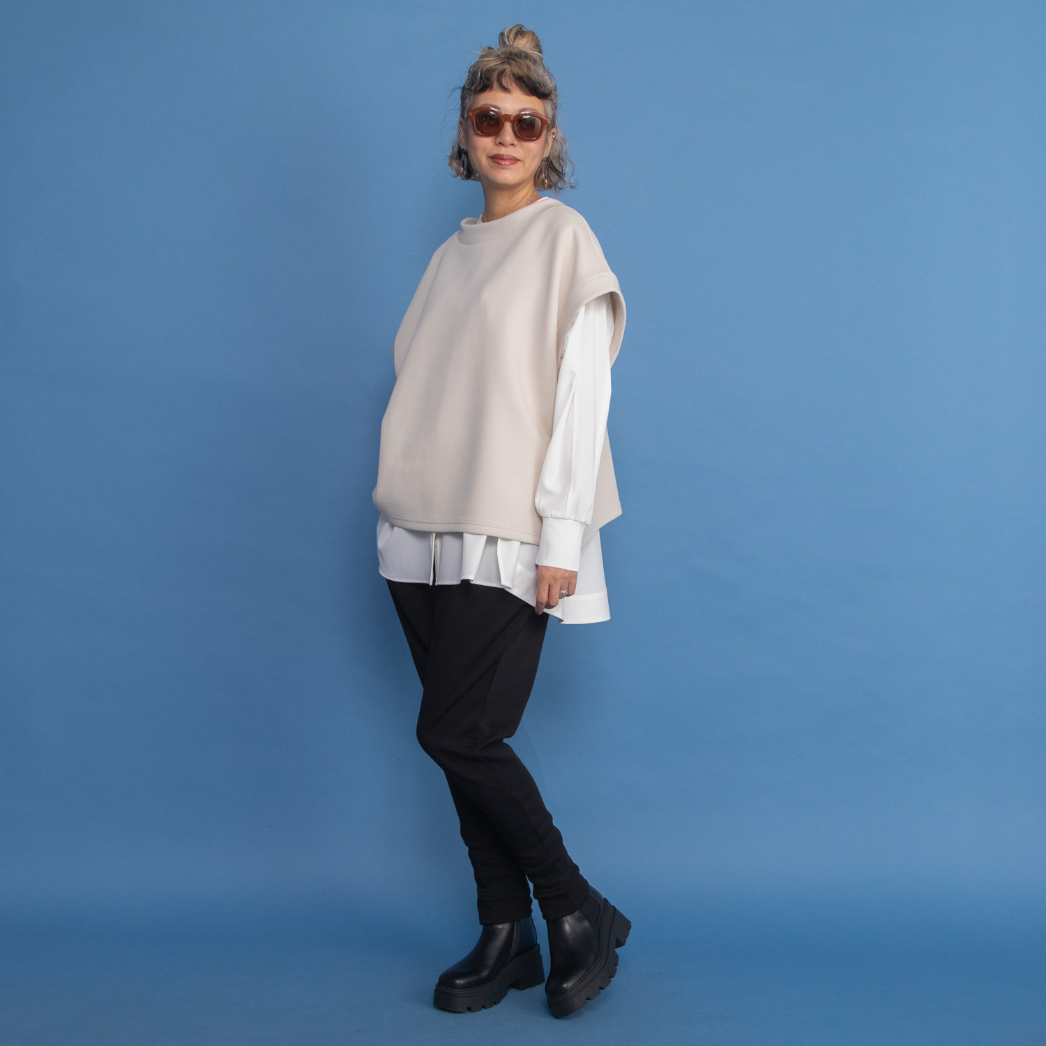 ヨーコモリモト スタッズアクセント ２ウェイデザイン プルオーバーベスト