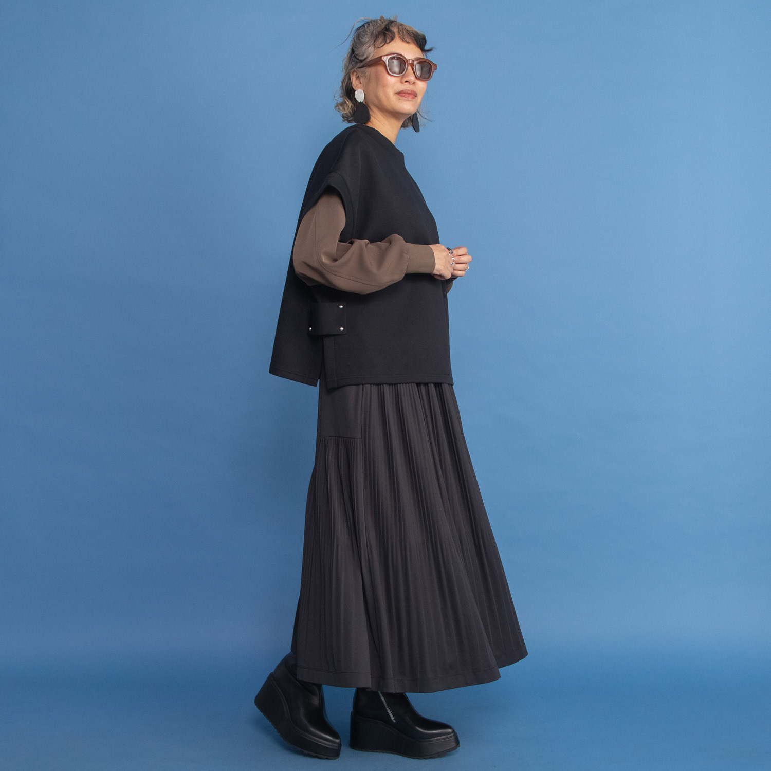 ヨーコモリモト スタッズアクセント ２ウェイデザイン プルオーバーベスト