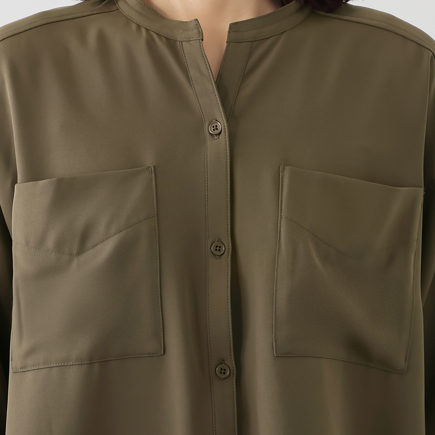 ヨーコモリモト スタイリッシュに フェミニンを装う デザインブラウス