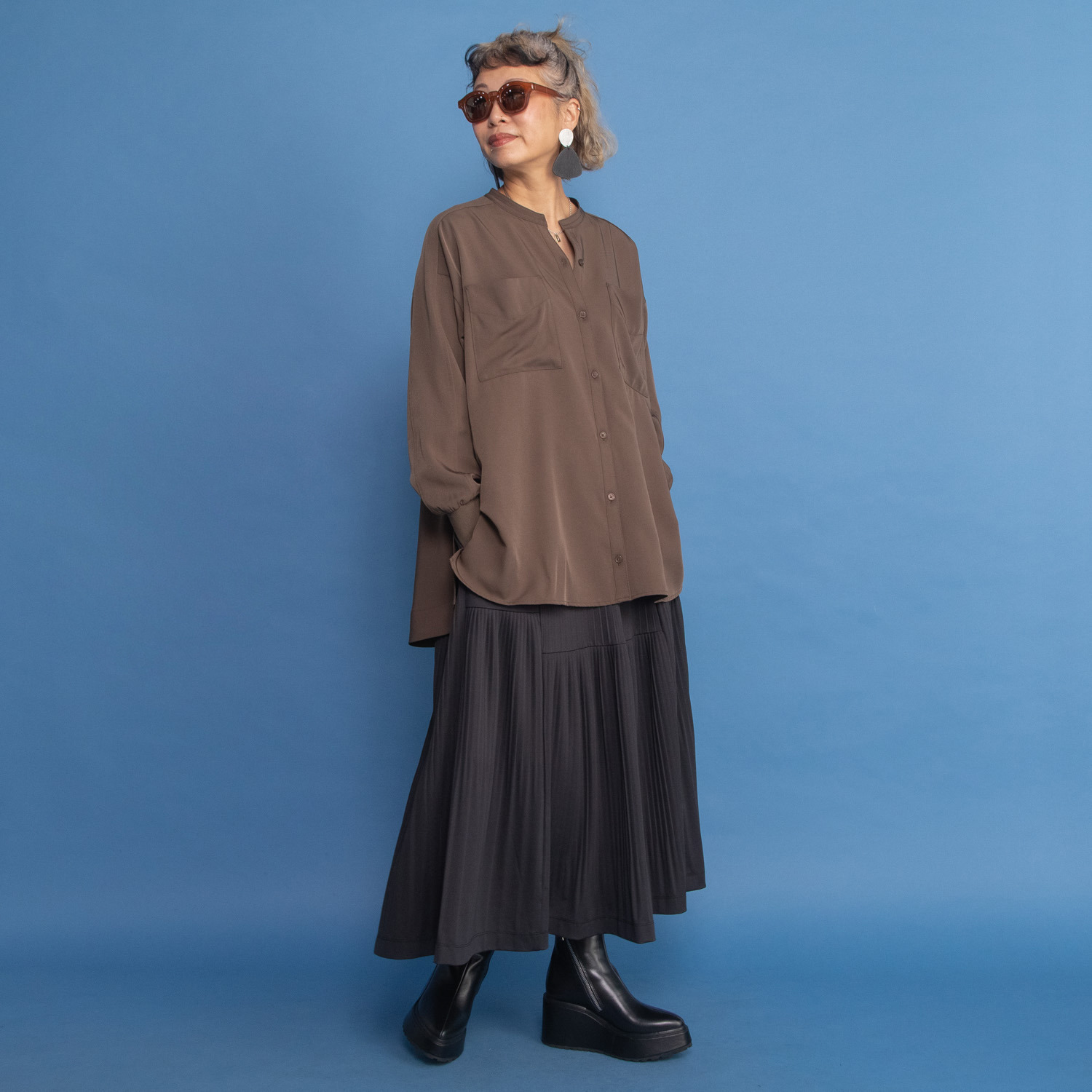 ヨーコモリモト スタイリッシュに フェミニンを装う デザインブラウス