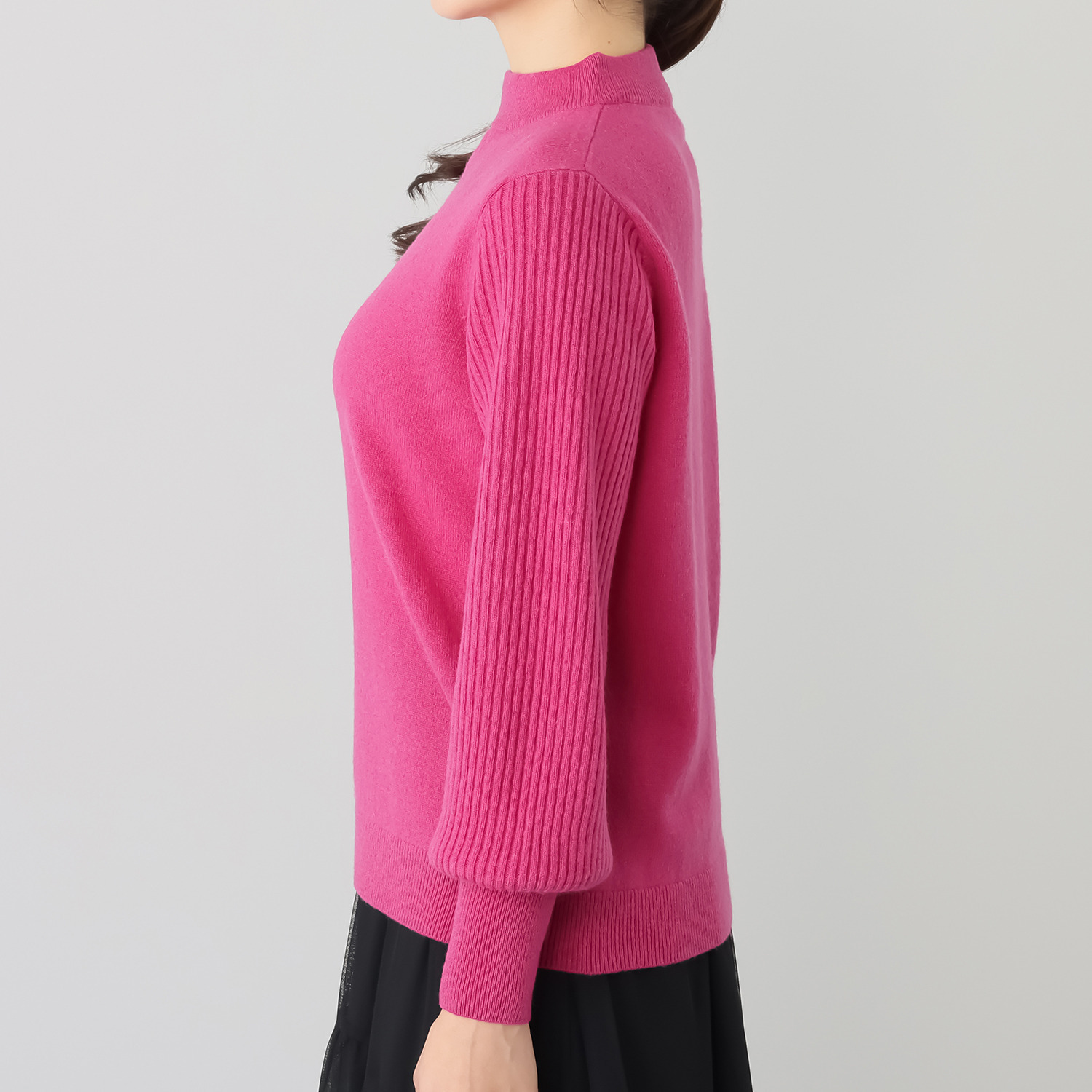 エヌエフ 自社牧場で育った ウール１００％ モックネックプルオーバー