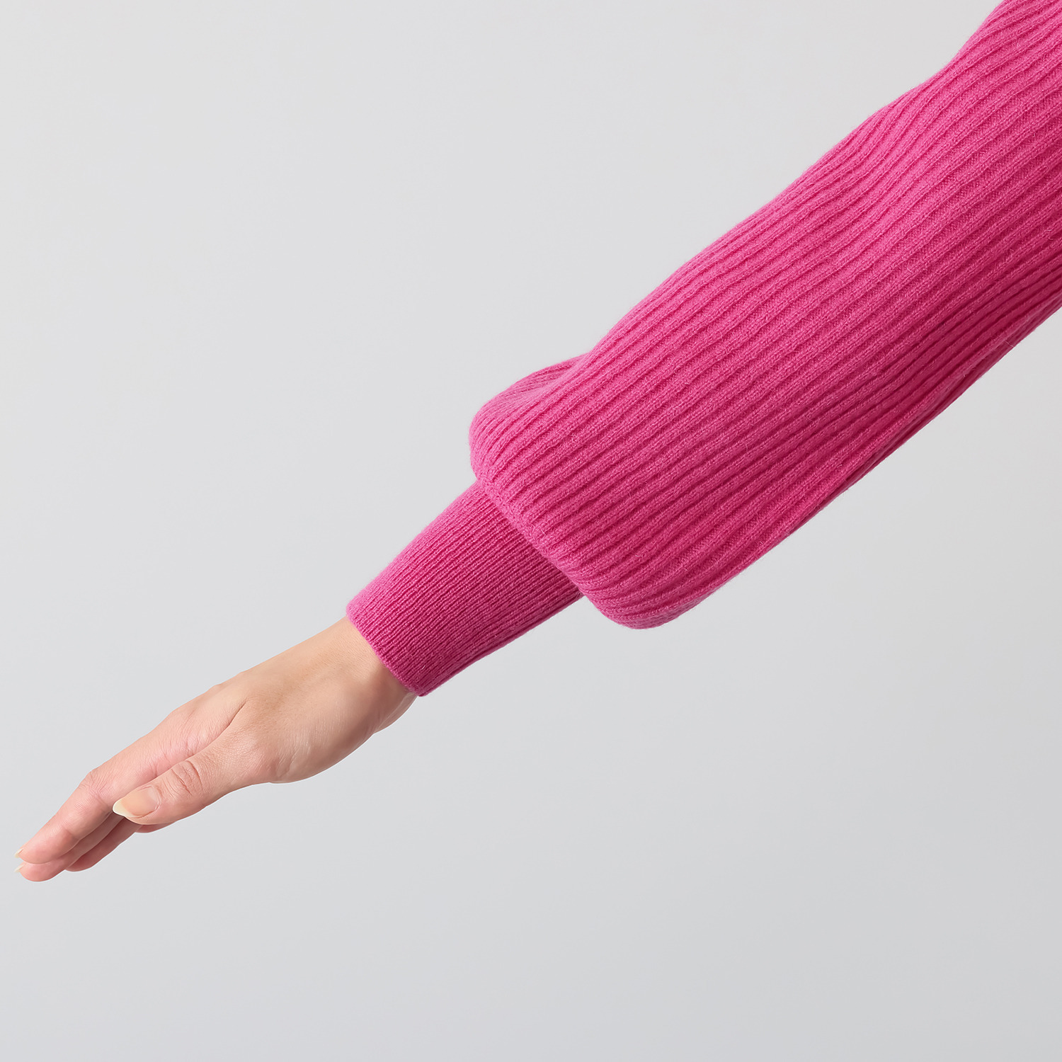 エヌエフ 自社牧場で育った ウール１００％ モックネックプルオーバー