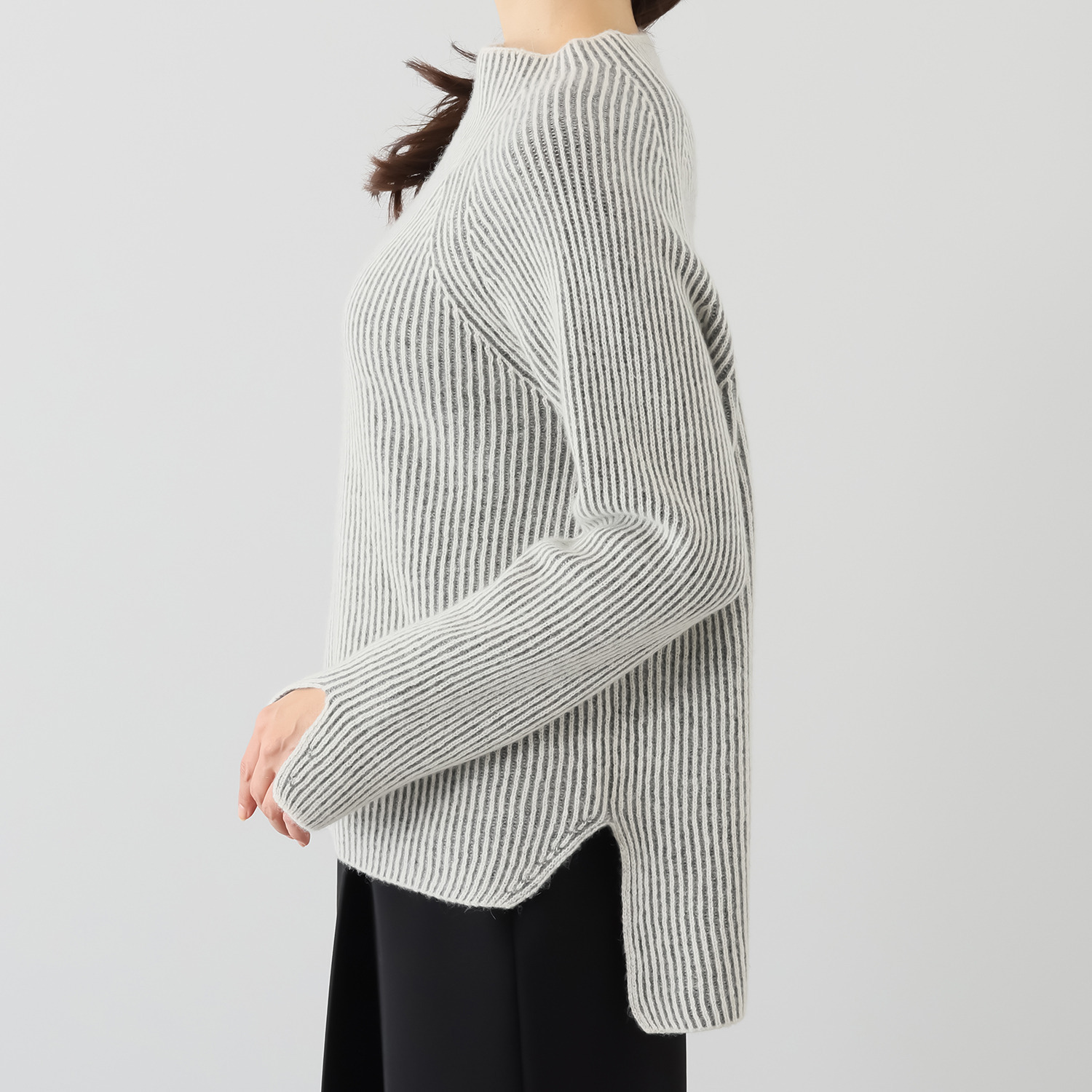 エヌエフ 自社牧場で育った ウール１００％ 畦編プルオーバー