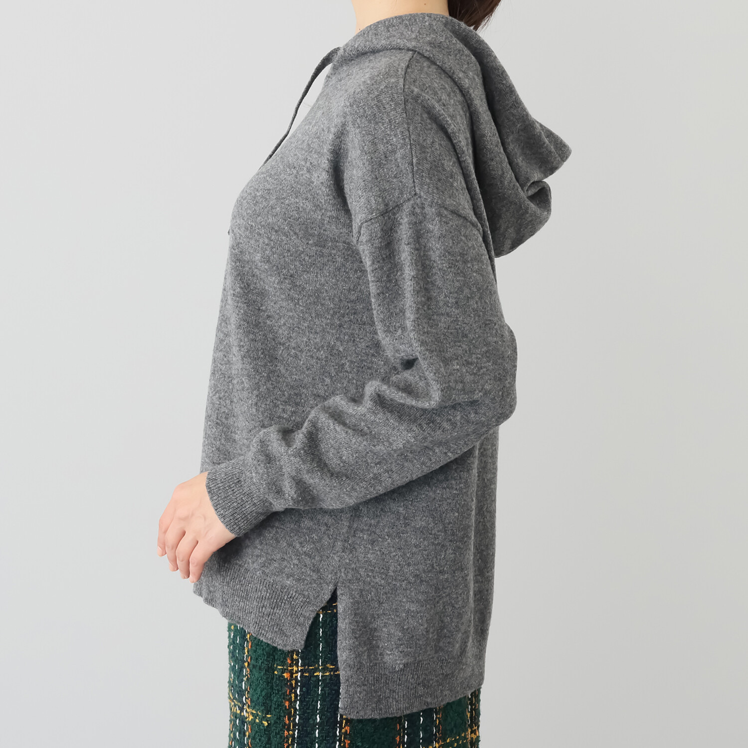 エヌエフ 自社牧場で育った ウール１００％ ニットパーカー