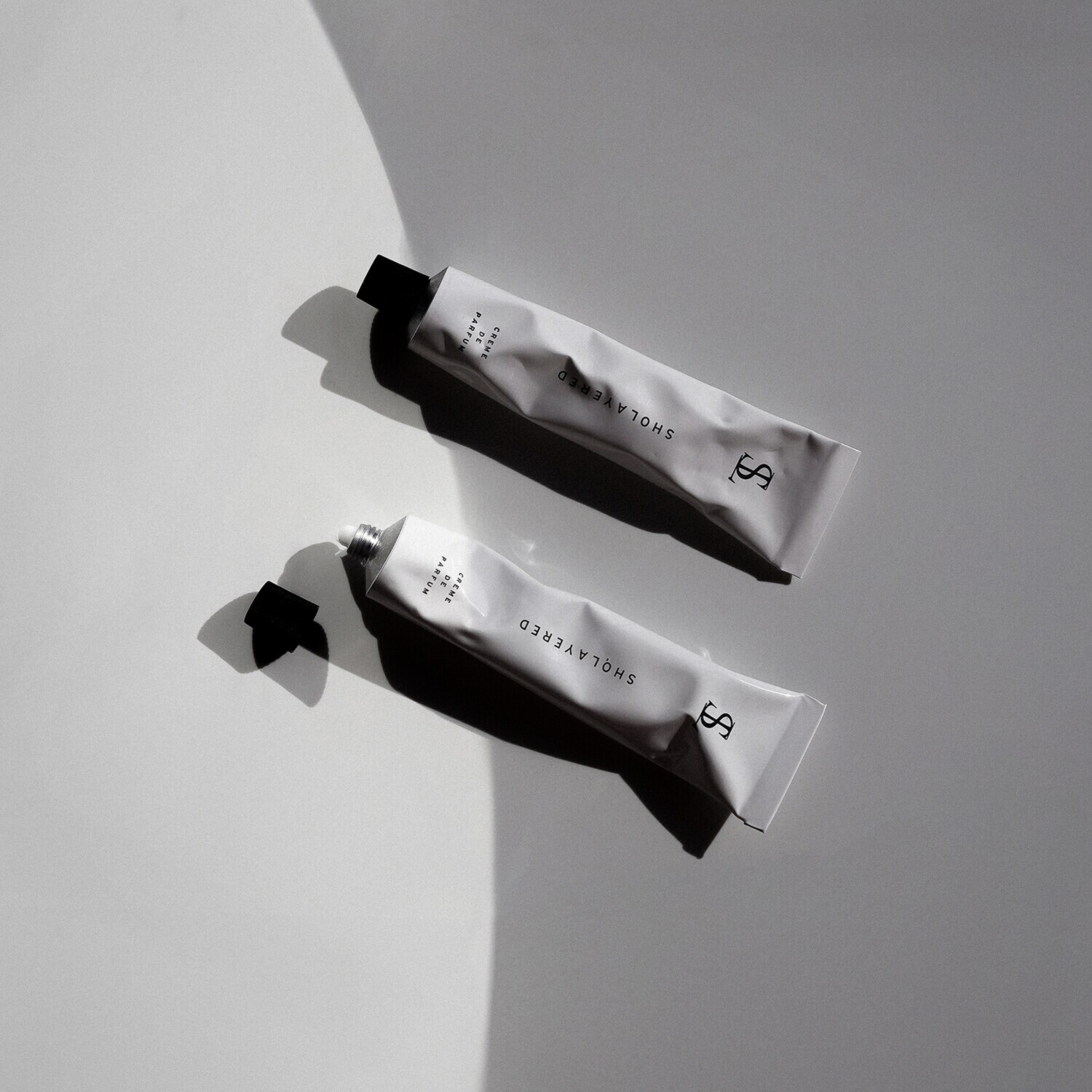 ショーレイヤード 爽やかな香りが ほのかに広がる ハンドクリーム クレムドゥパルファム “シャンパン” “フレッシュペア” 特別セット 