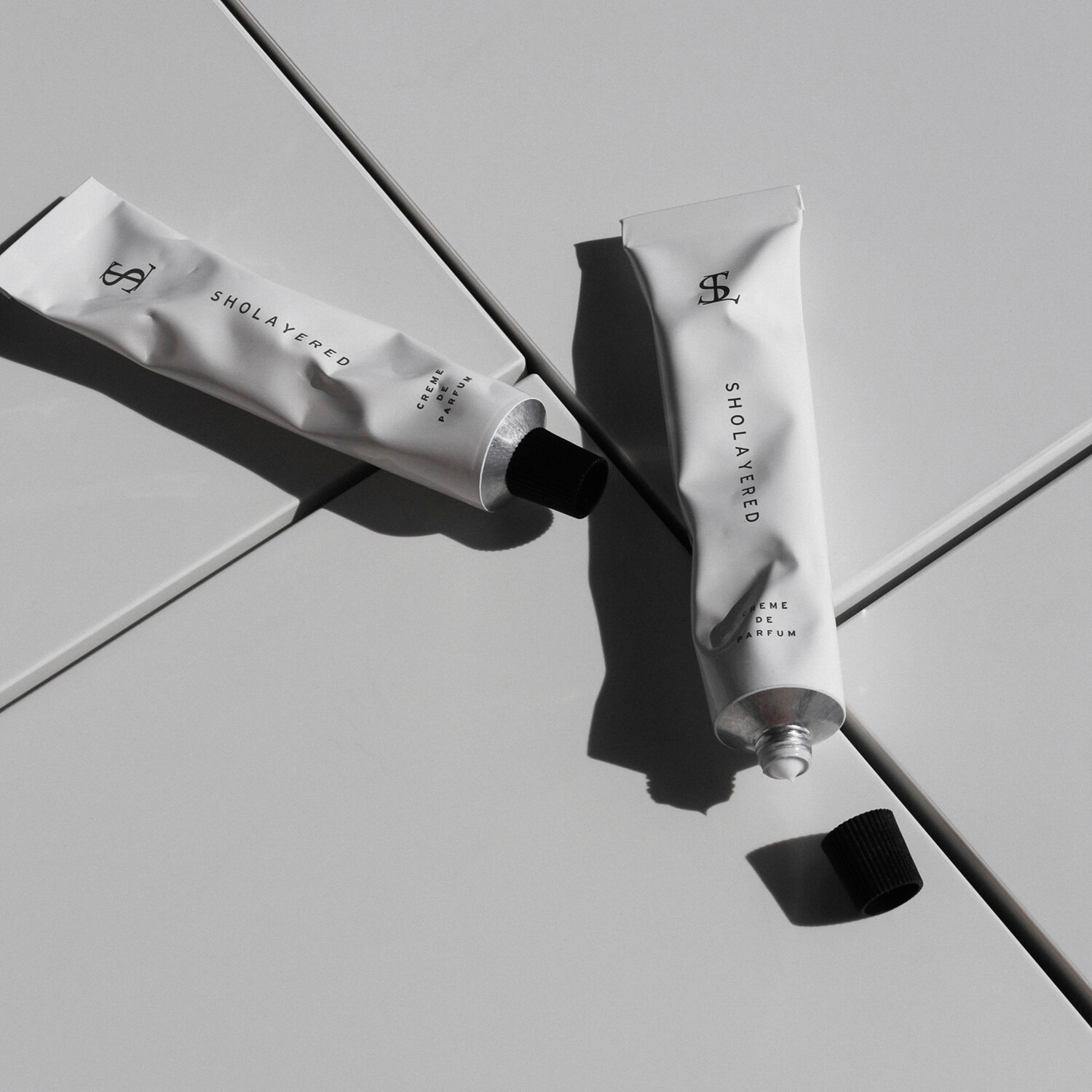 ショーレイヤード 爽やかな香りが ほのかに広がる ハンドクリーム クレムドゥパルファム “シャンパン” “フレッシュペア” 特別セット 