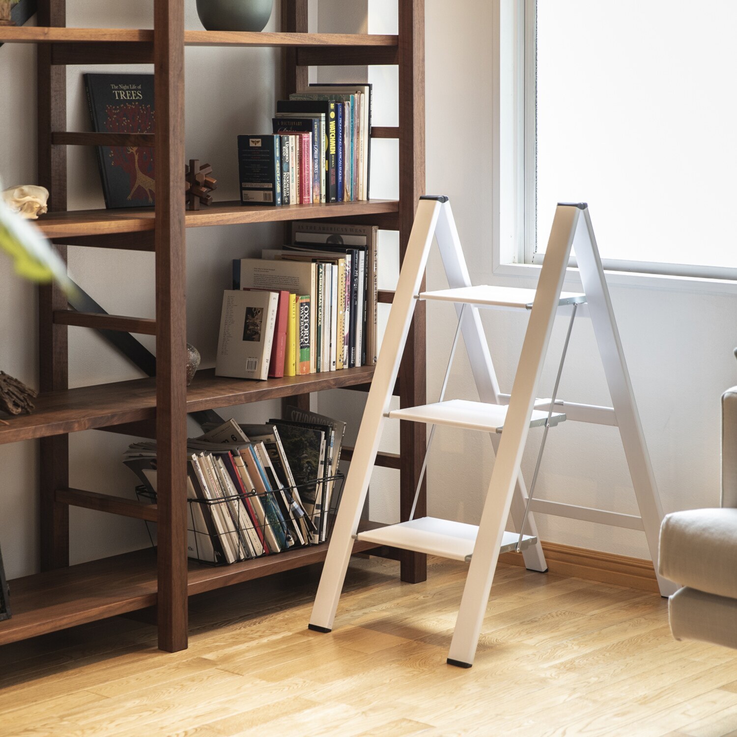 創業７０周年の 国内老舗メーカー発！ 幅広ステップなのに すっきり畳める スリムステップ３段