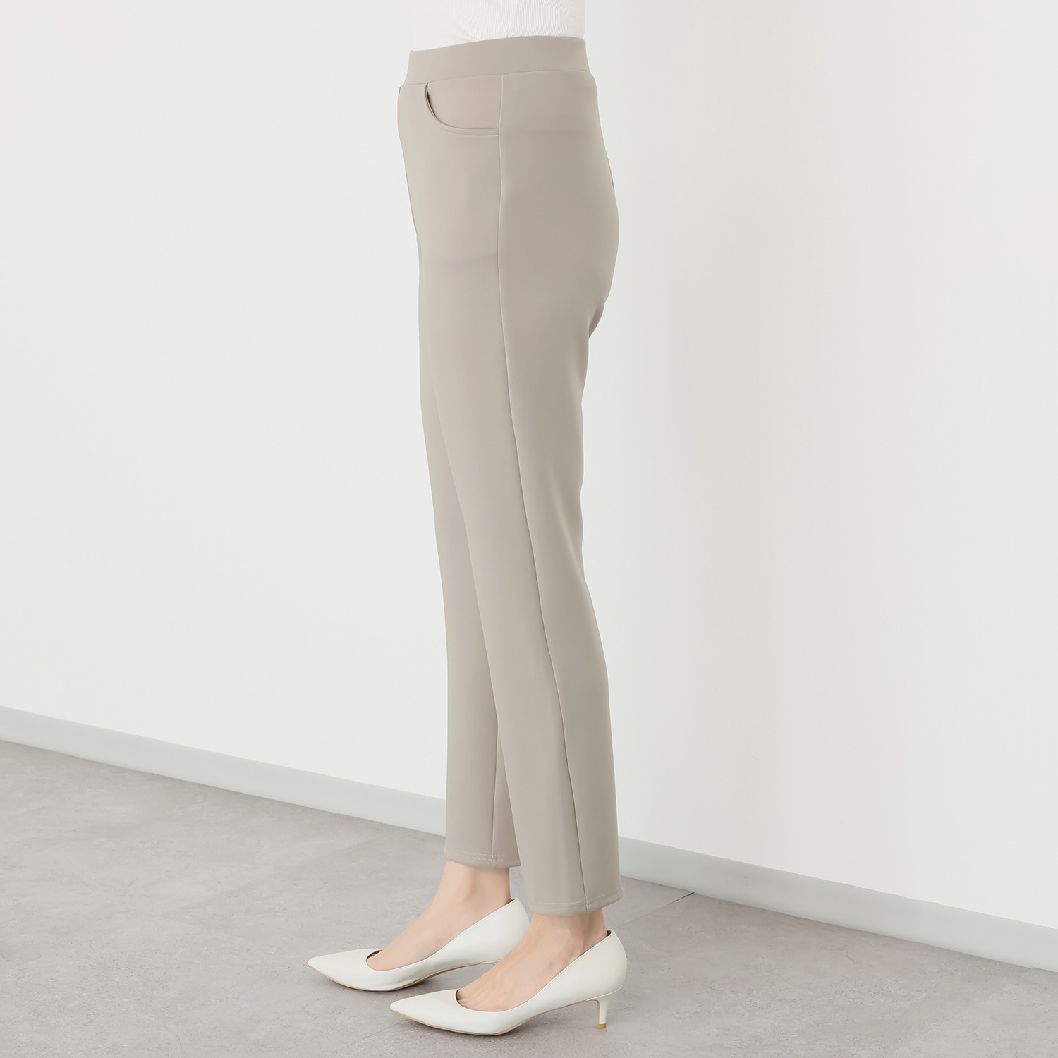 ダジュール 快適ストレートパンツ