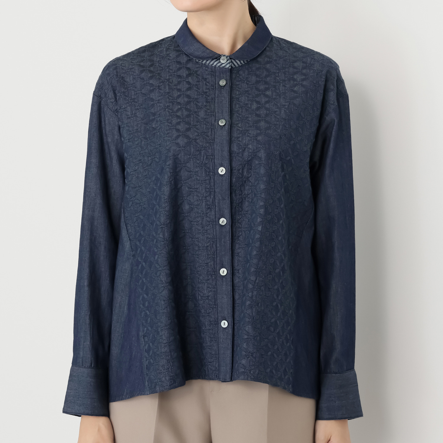 ダジュール 刺しゅうデニムブラウス