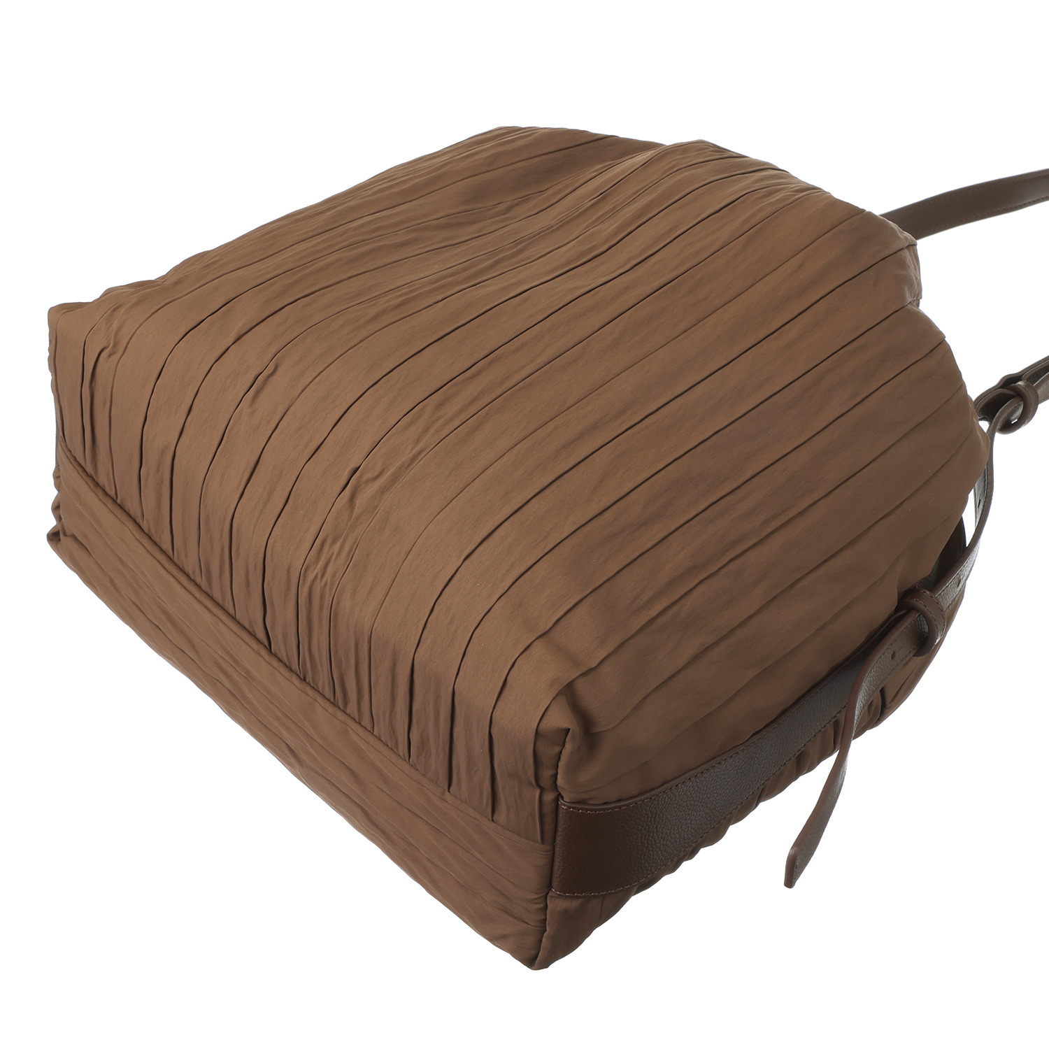 ミッシェル　クラン はっ水 シワプリーツ 巾着ショルダーバッグ