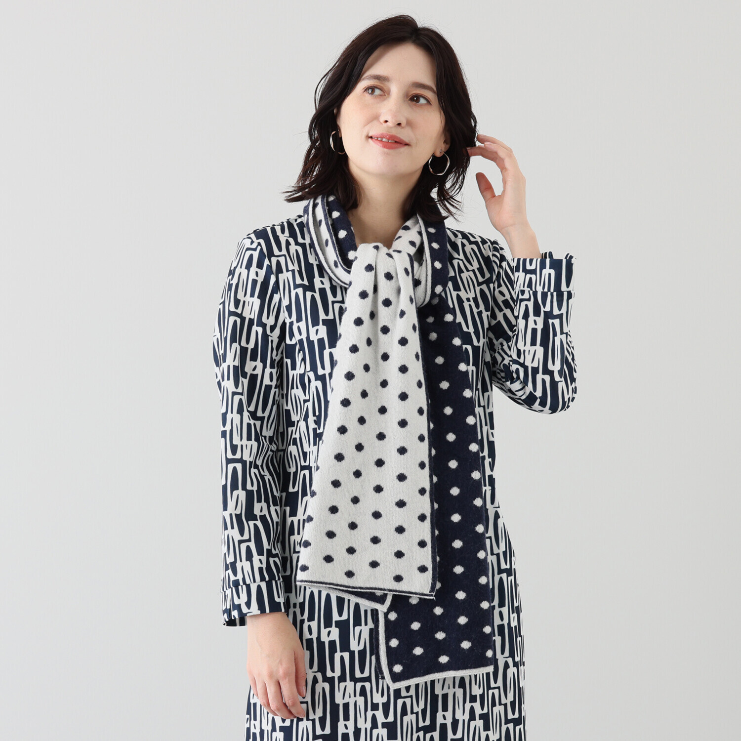 レイメイヤーズ イタリア製 水玉柄マフラー