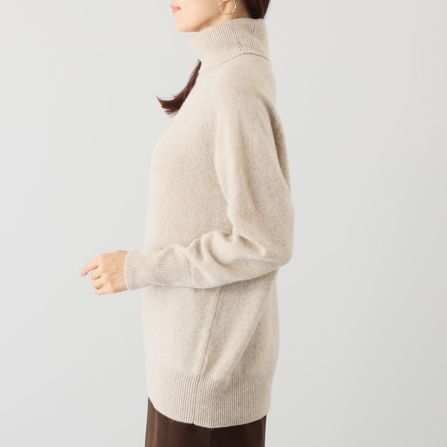 エヌエフ 自社牧場で育った ウールカシミヤ タートルネック プルオーバー