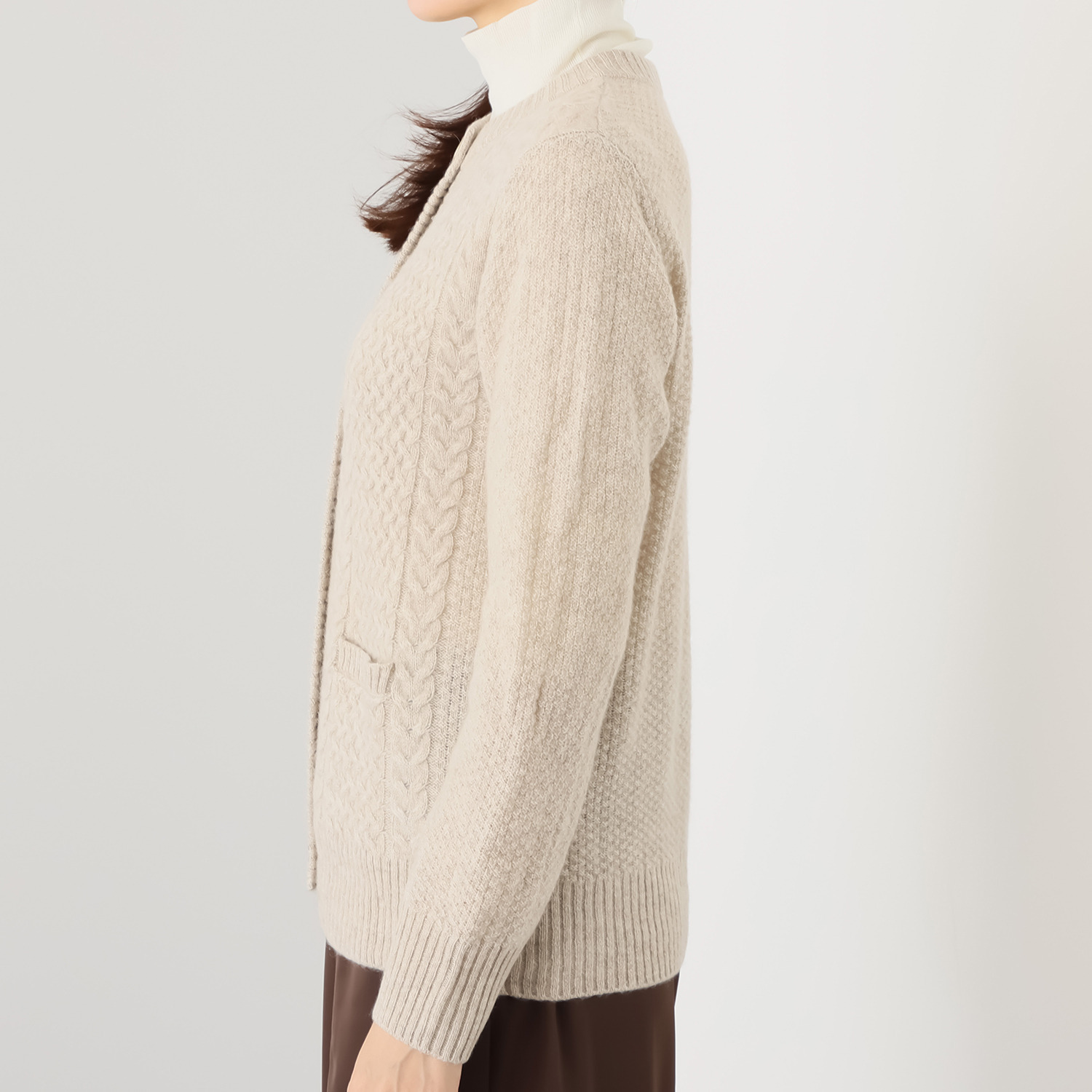 エヌエフ 自社牧場で育った ウールカシミヤ ケーブル編カーディガン