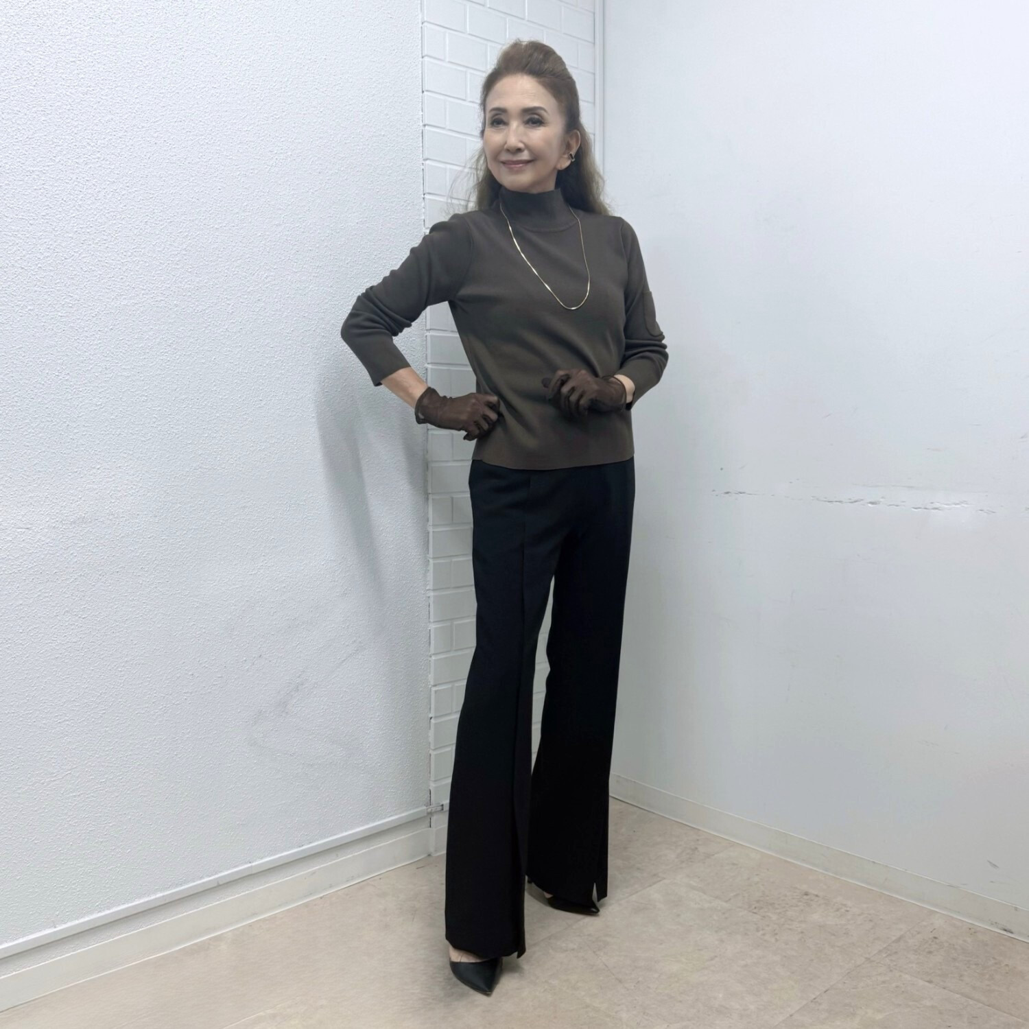 マダムヒロコ ハイネックプルオーバー