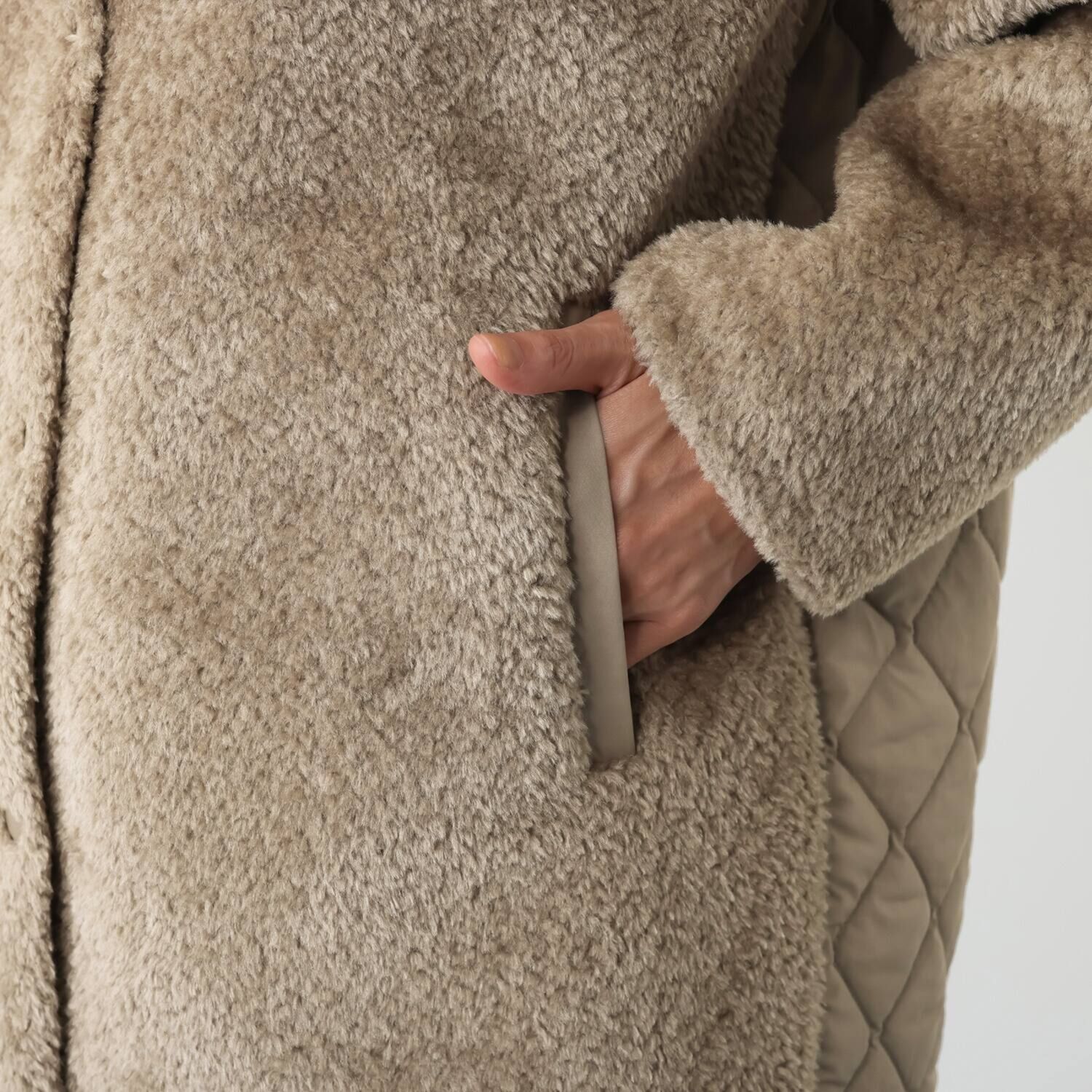 スタイル・ラヴィー キルティングアクセント 立体的なカットが新しい エコファー フーディーコート