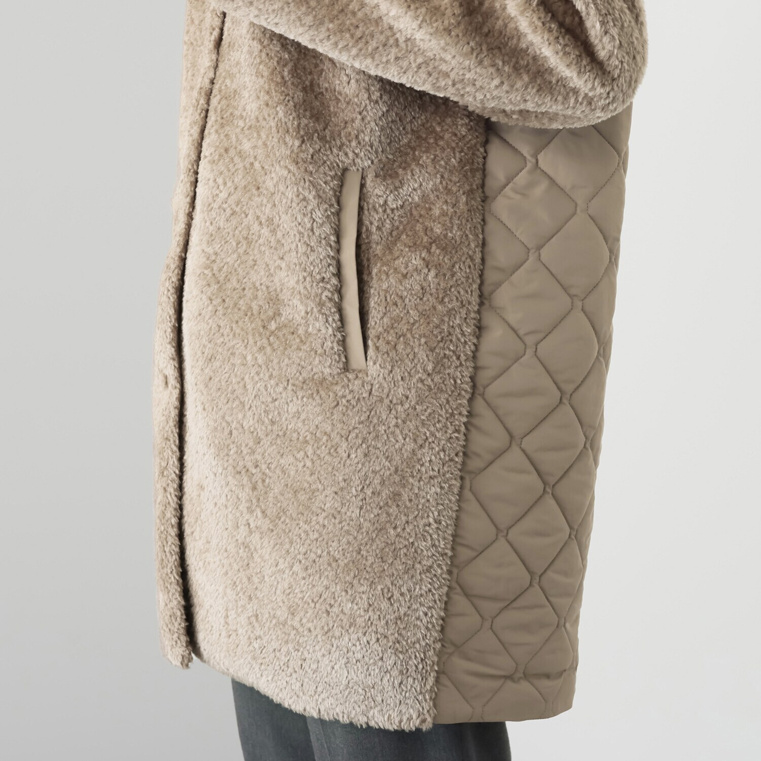 スタイル・ラヴィー キルティングアクセント 立体的なカットが新しい エコファー フーディーコート