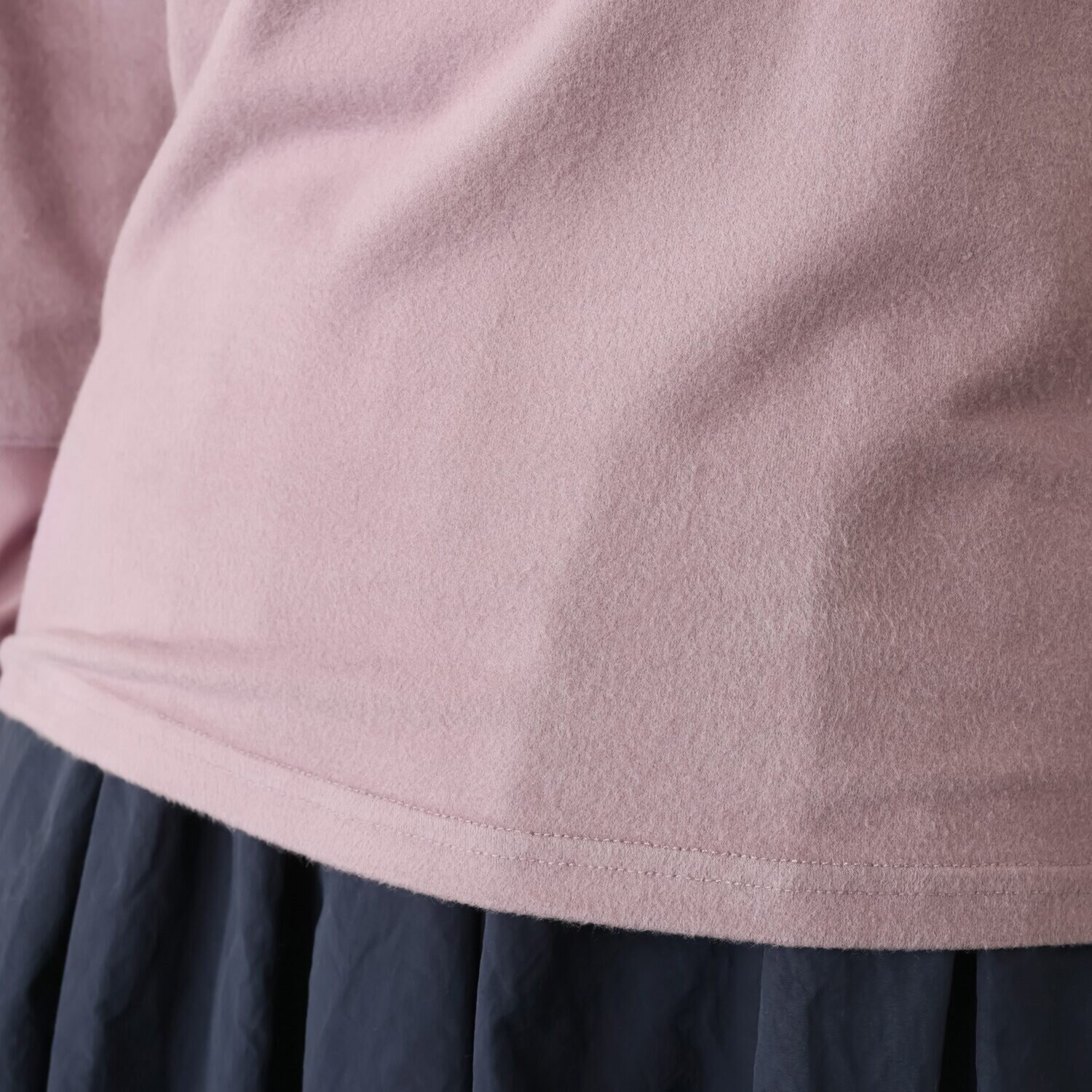 スタイル・ラヴィー チュールアクセント 極上の暖かさ＆肌触り！ 新感覚のタートルネック プルオーバー