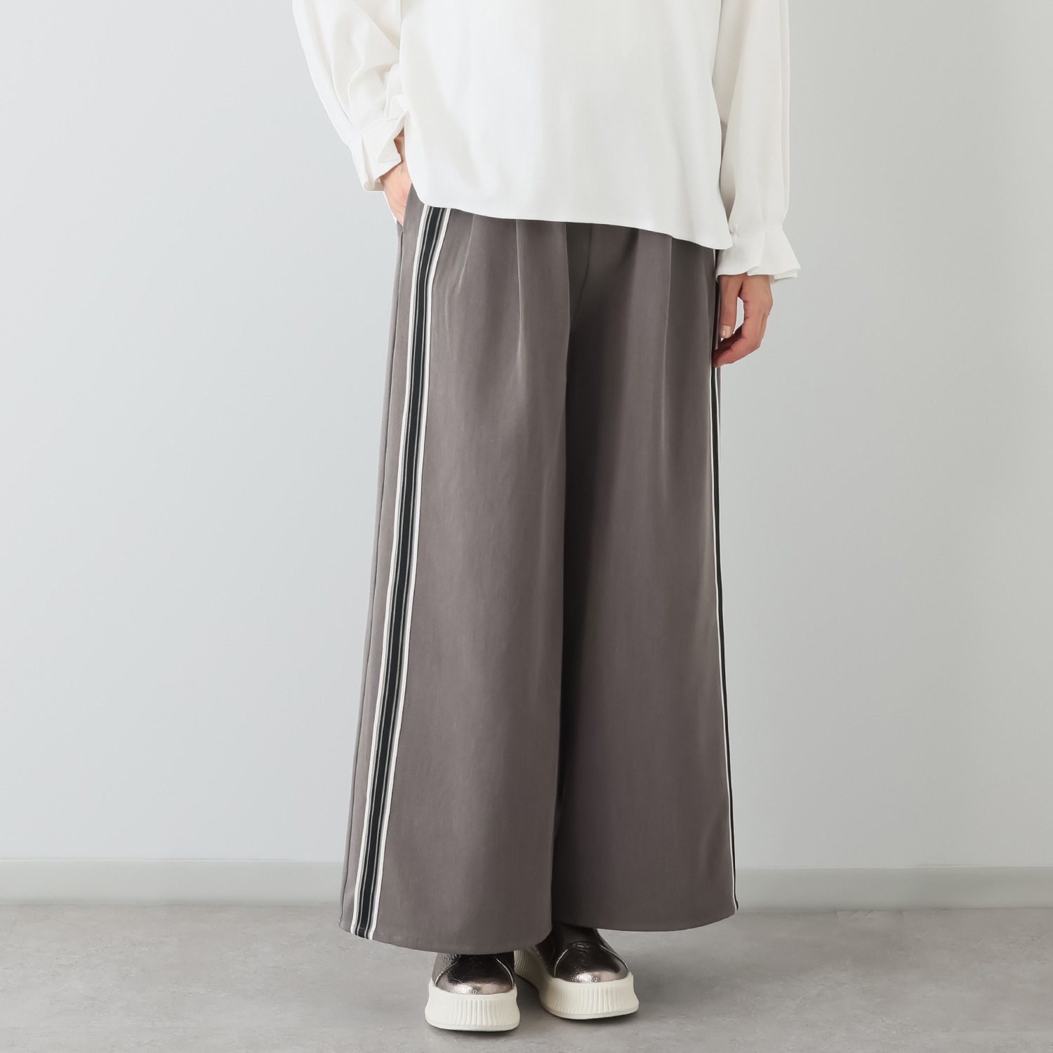 スタイル・ラヴィー ラインアクセント リブ付 モードなワイドパンツ