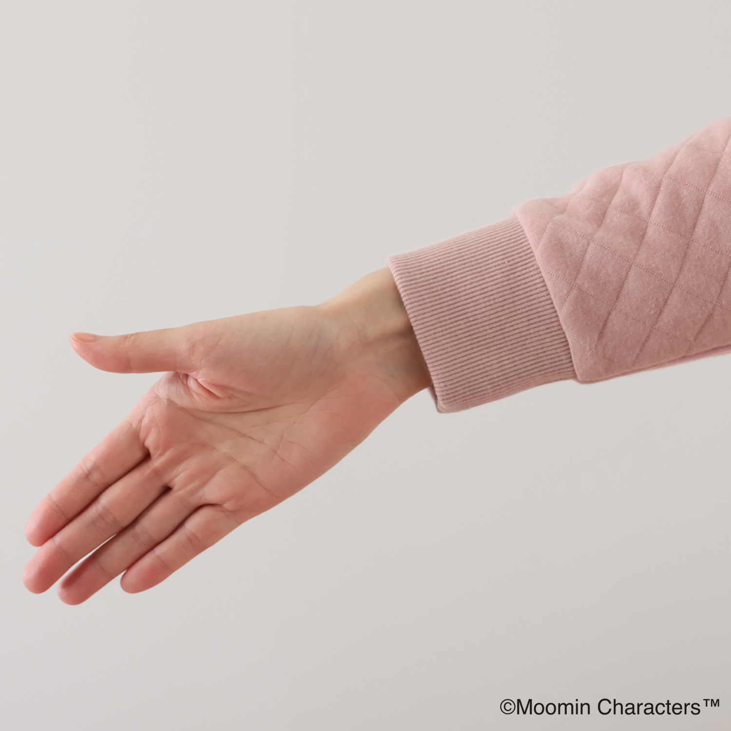 ムーミン サガラ刺しゅう入り ふんわりキルト素材の ルームウェア上下セット