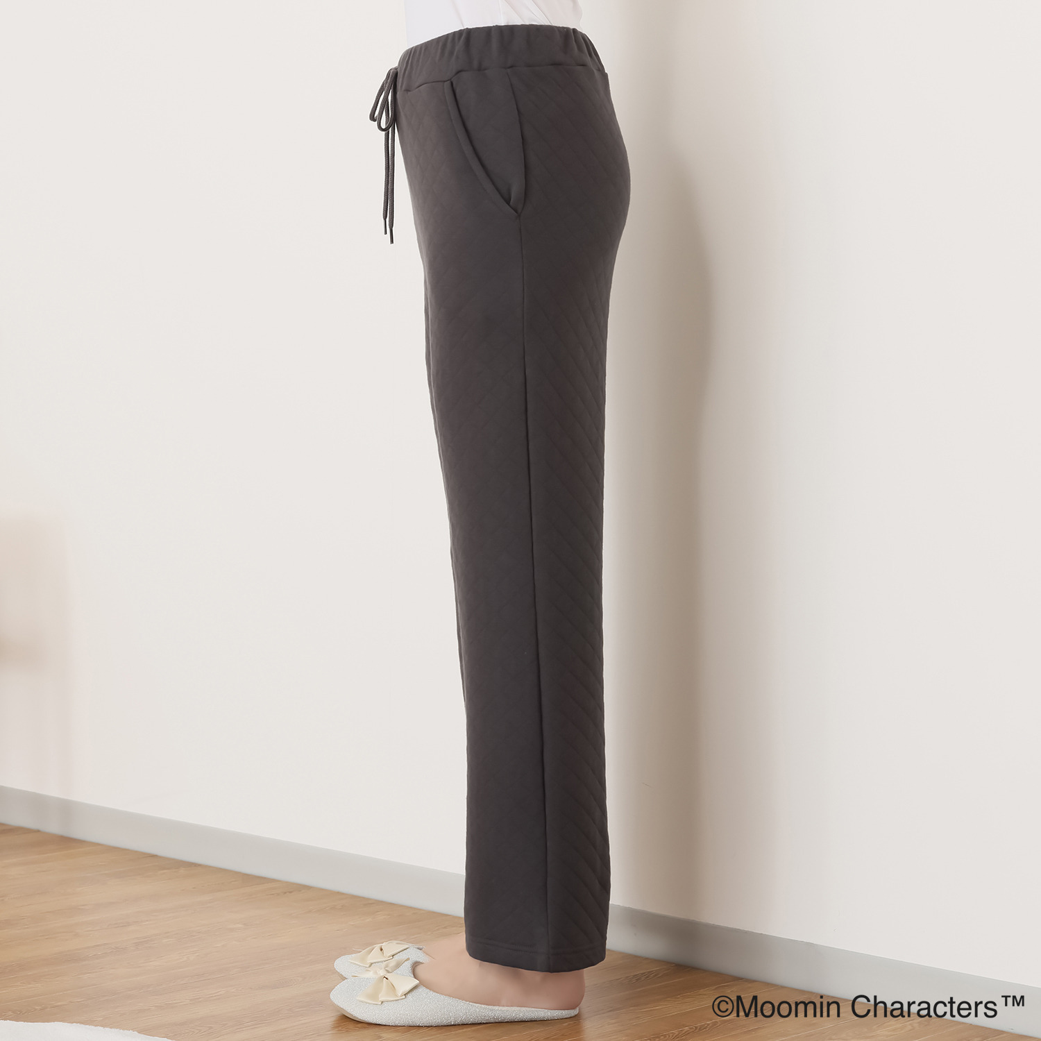 ムーミン サガラ刺しゅう入り ふんわりキルト素材の ルームウェア上下セット