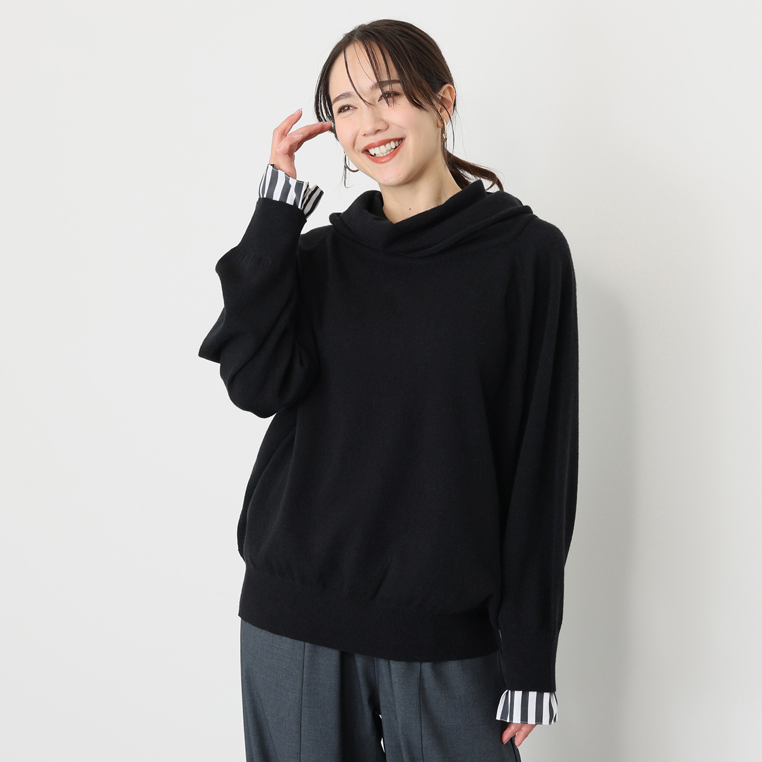 クワンティシ ストライプカフス付 オフタートル ニットプルオーバー