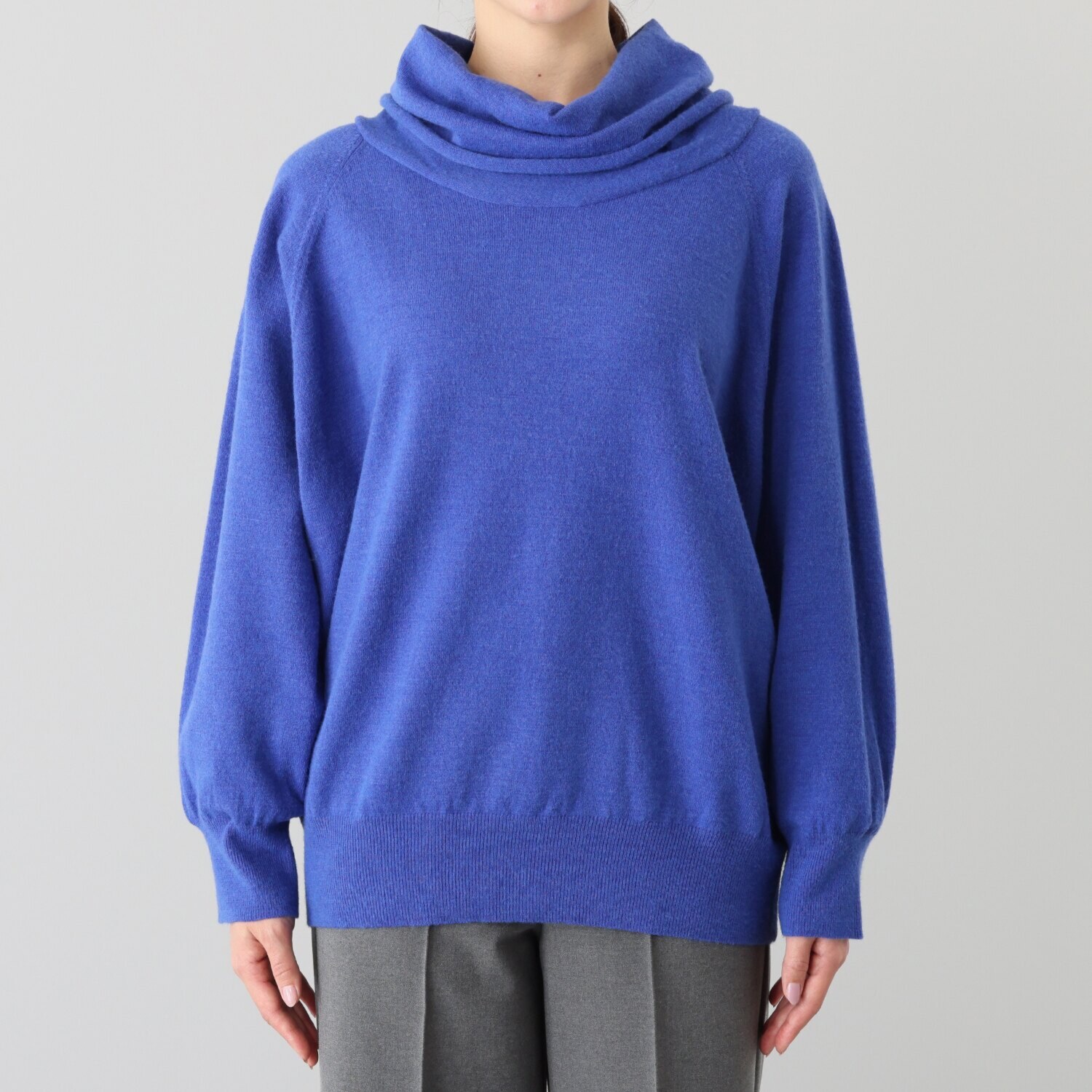 クワンティシ ストライプカフス付 オフタートル ニットプルオーバー