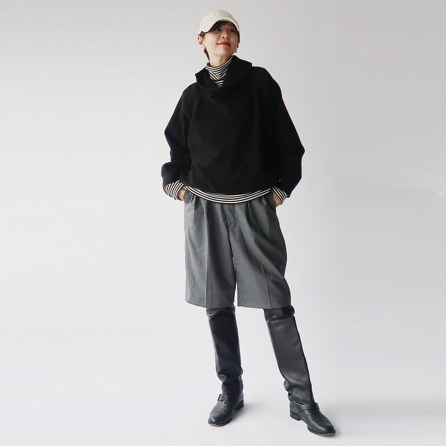 クワンティシ ストライプカフス付 オフタートル ニットプルオーバー