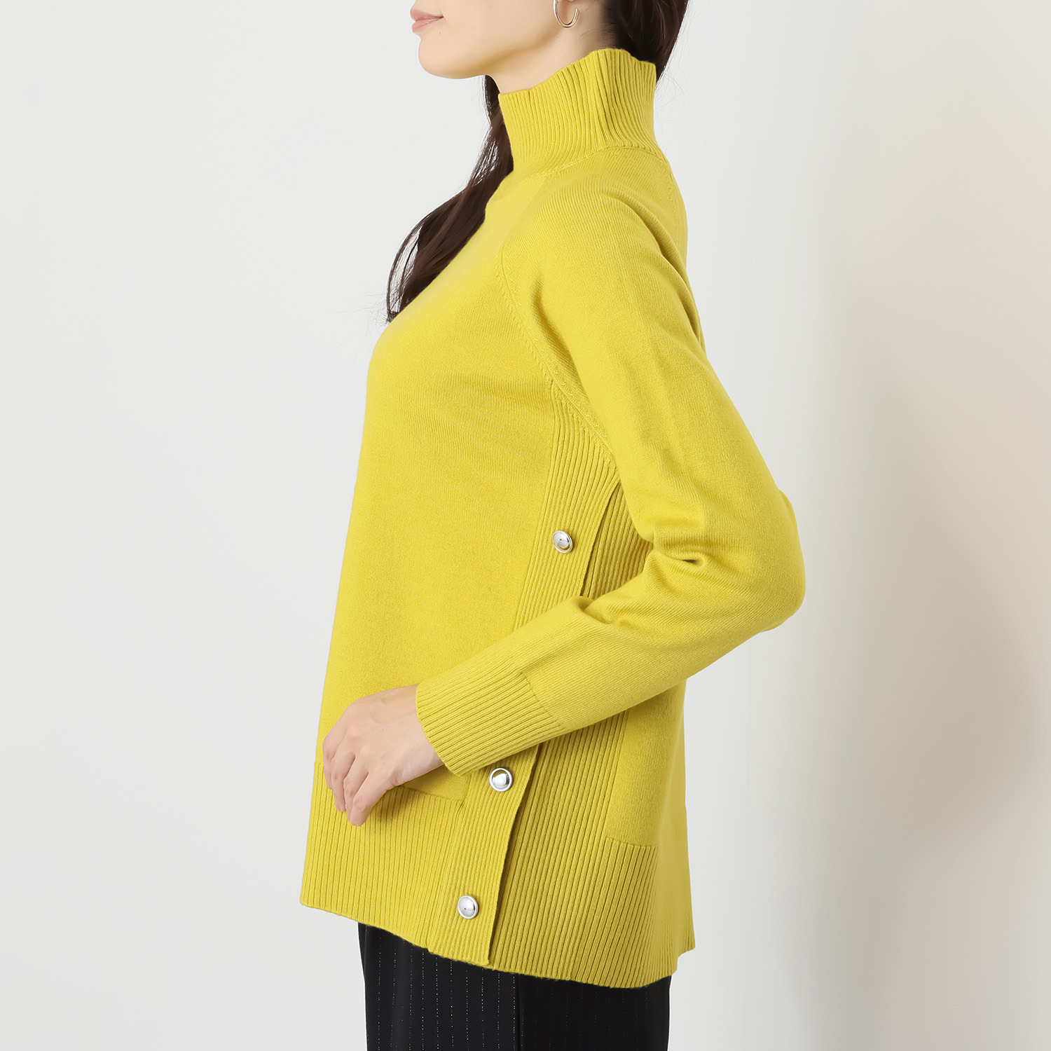 フーア ボタンアクセント ニットプルオーバー