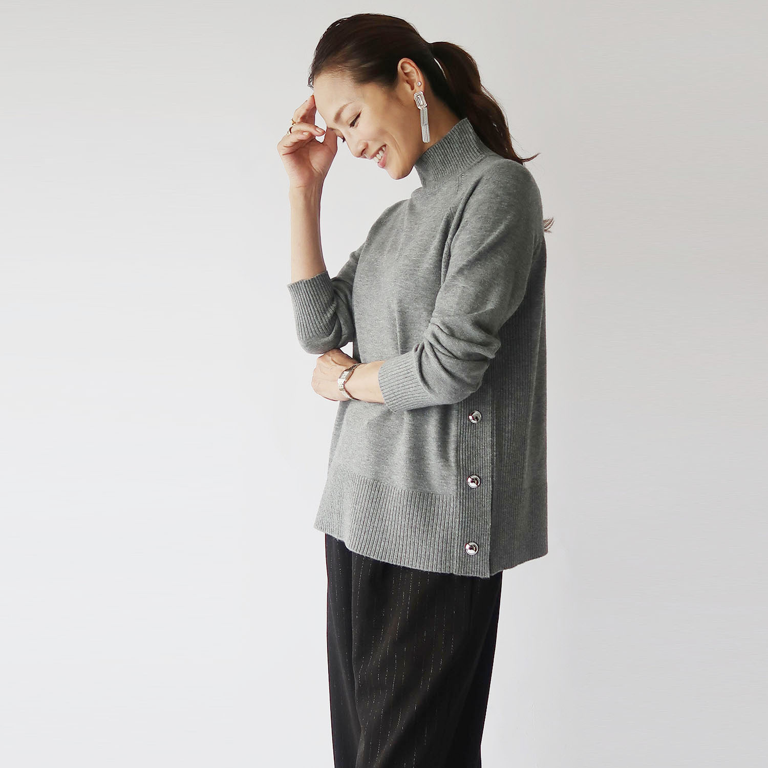 フーア ボタンアクセント ニットプルオーバー