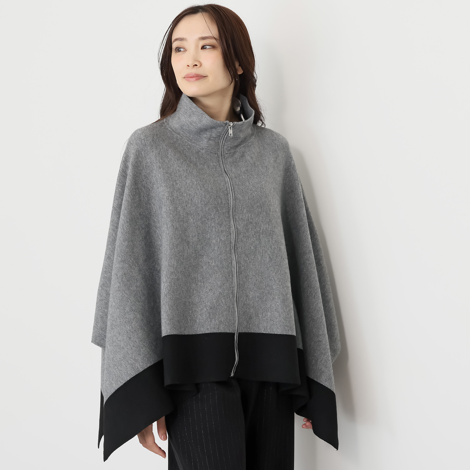 フーア 配色アクセント ジップ付 ニットケープ