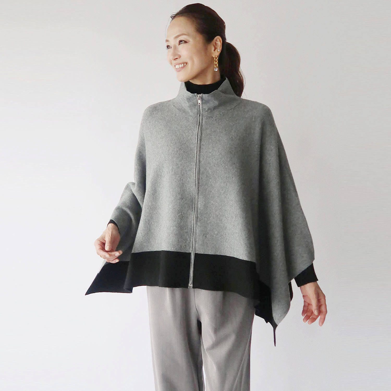 フーア 配色アクセント ジップ付 ニットケープ