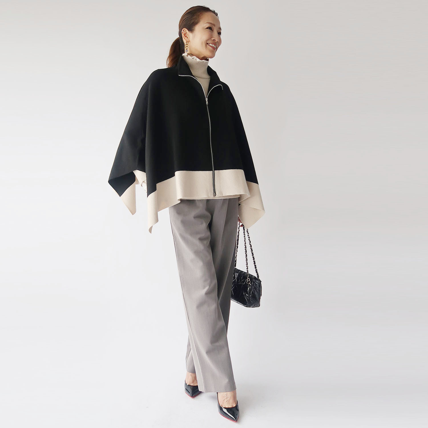 フーア 配色アクセント ジップ付 ニットケープ