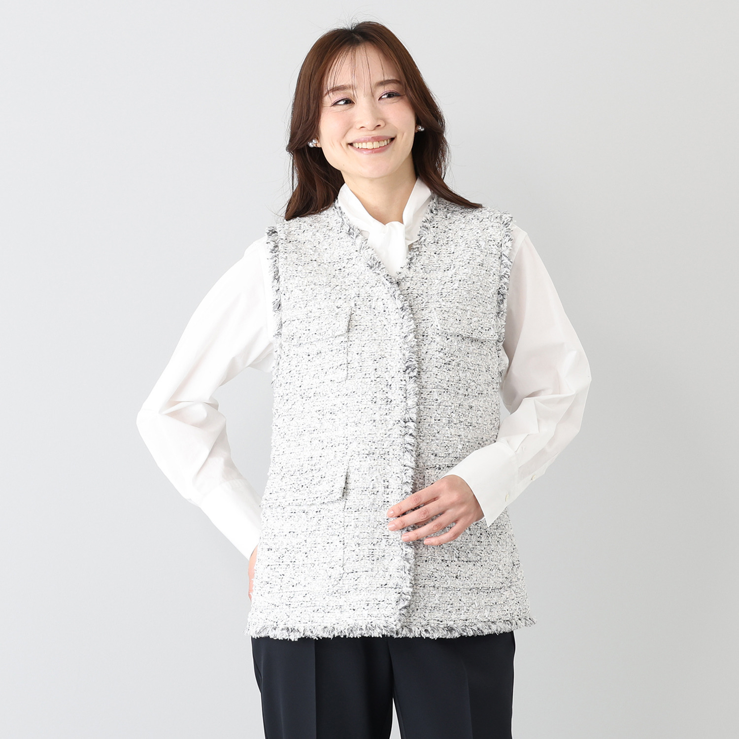 亀　恭子セレクト！ ロペ 尾州産ツイード生地使用 ポケットアクセント Ｖネックジレ