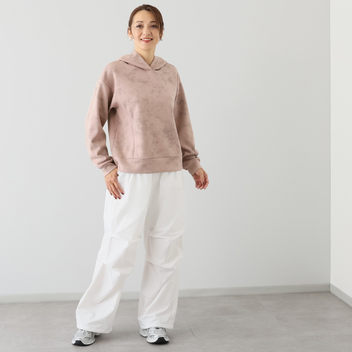 ヘブンアンドアース マットサテンクロス タックワイドパンツ