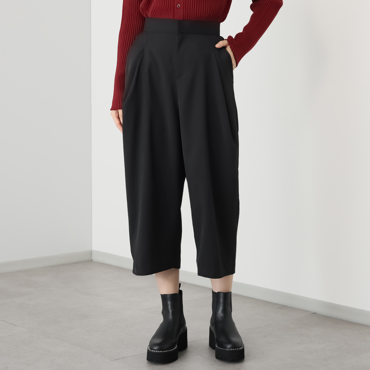 コモエリークローゼット ボリュームタック アンクルパンツ