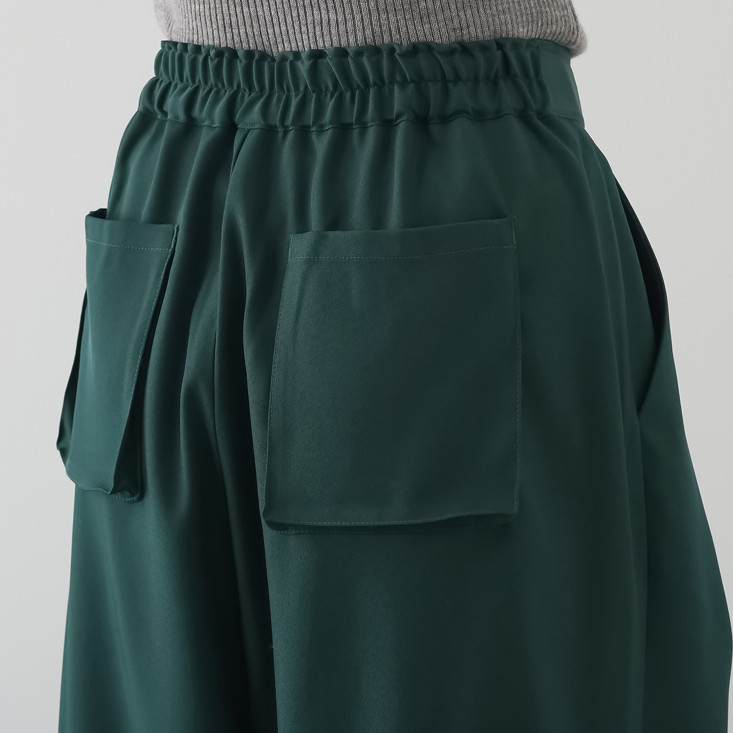 コモエリークローゼット ボリュームタック アンクルパンツ