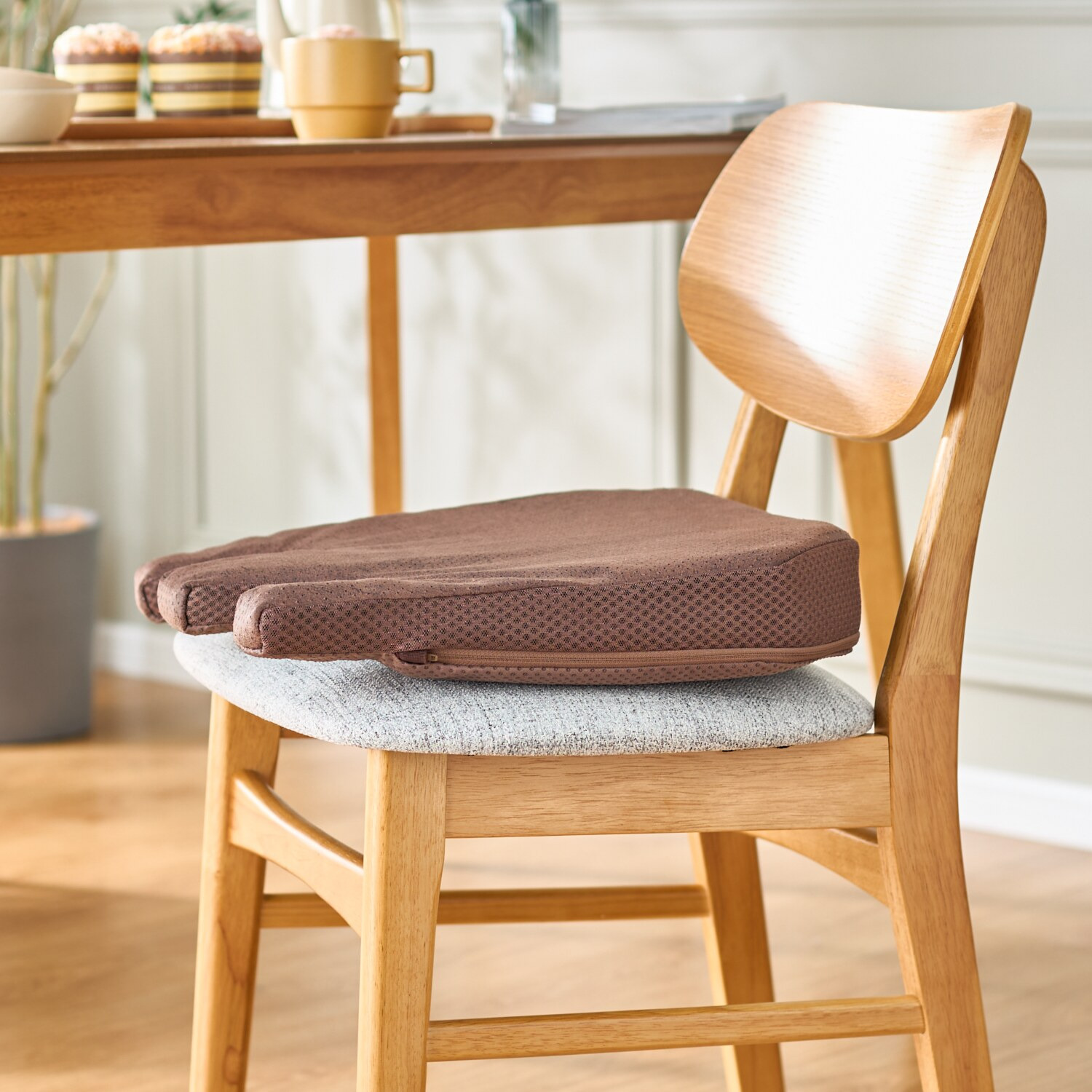 セルプール 特許取得形状で着座時の お尻と姿勢を快適に！ お尻のためのまくら フォー・ユア・ヒップＩＩＩ