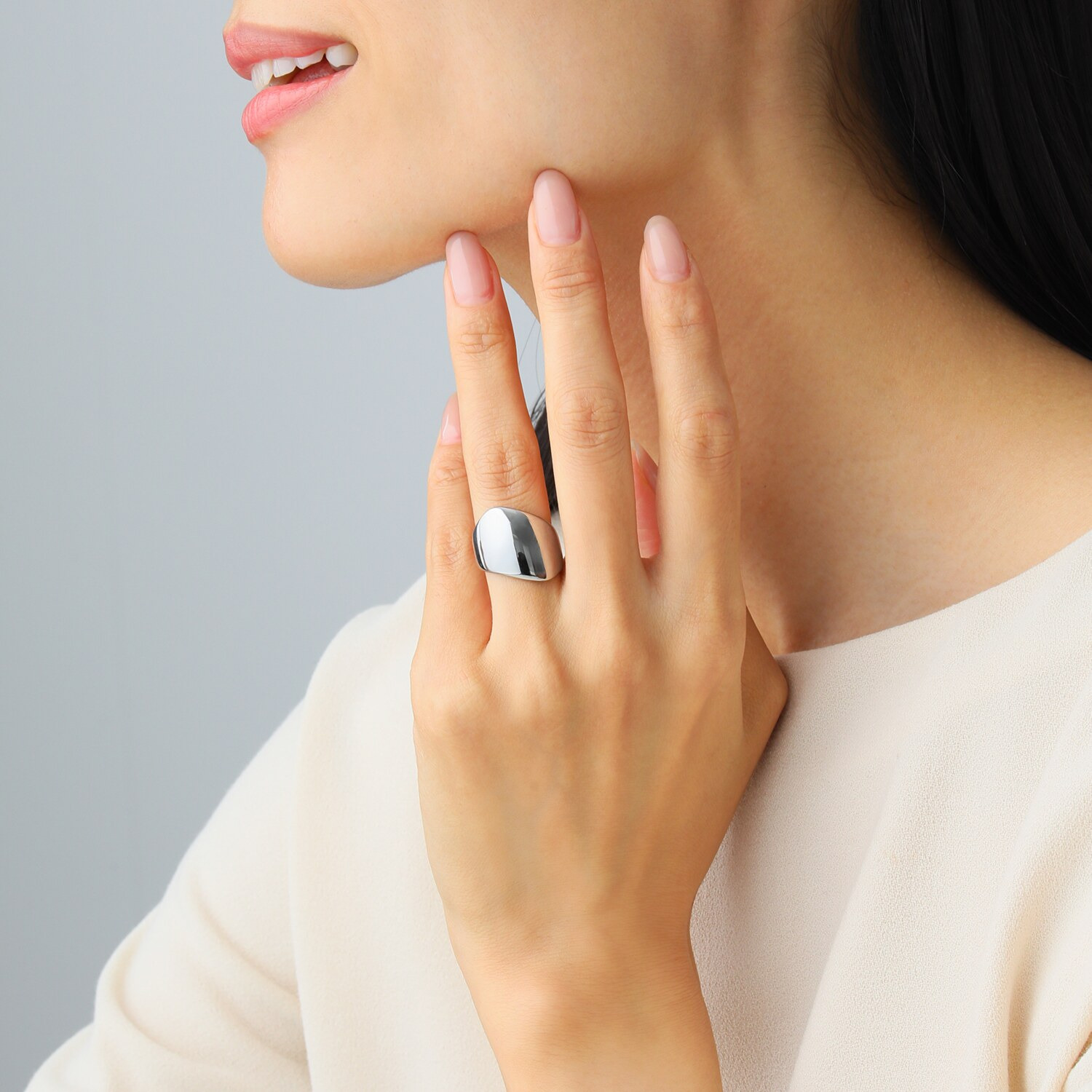 ラフィナリスタ サージカルステンレス アシンメトリーデザイン 軽やかワイドリング