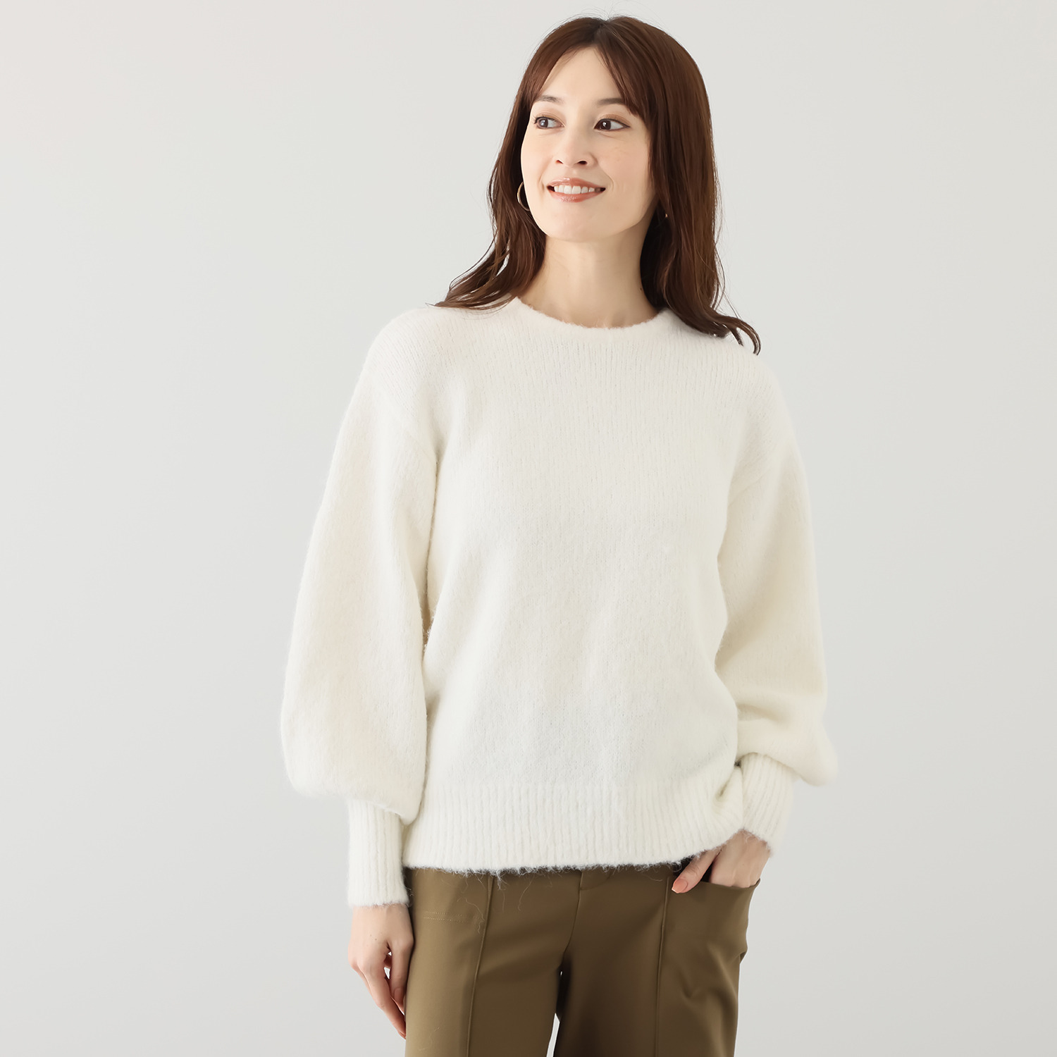 エーエフコンフィ ふんわり袖の モヘヤ調 ニットプルオーバー