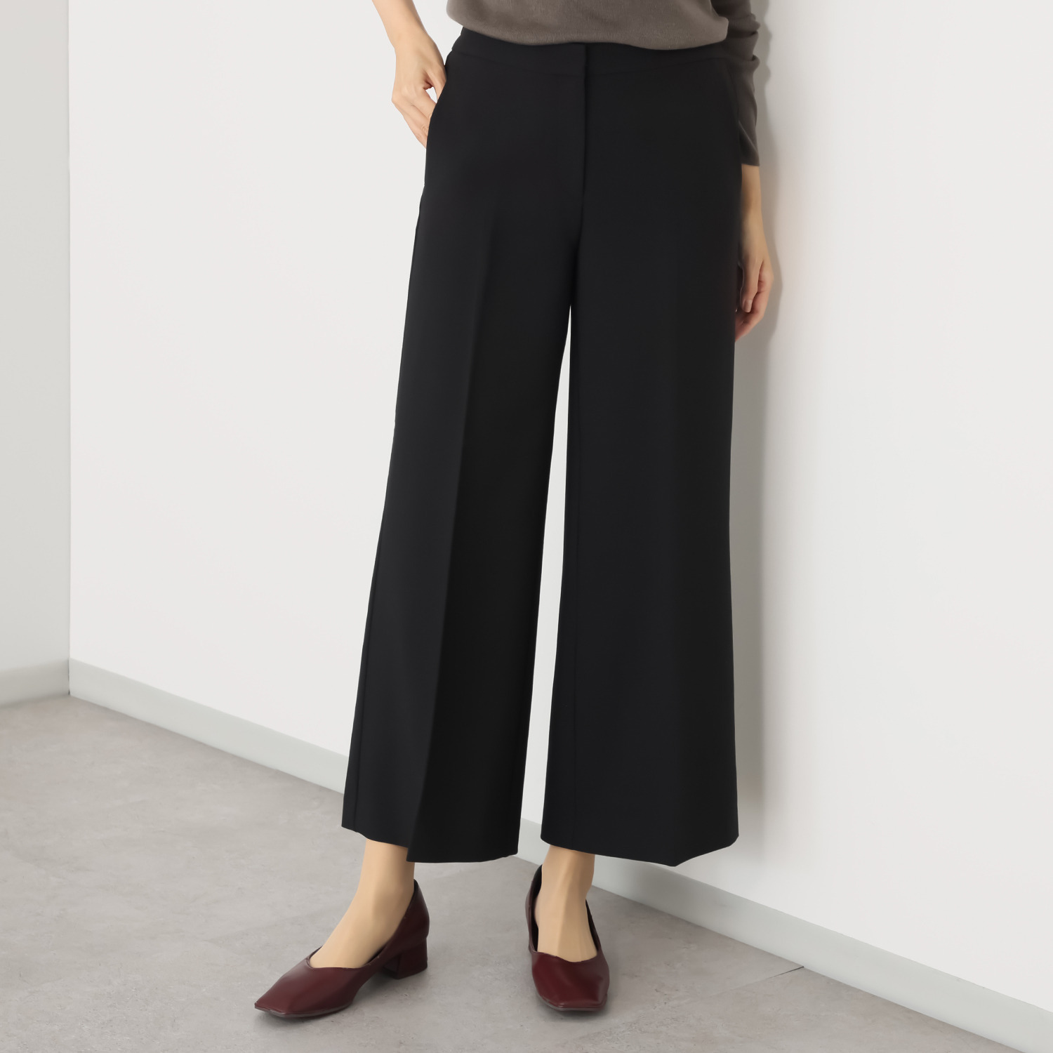 エーエフコンフィ ダブルクロス きれいめパンツ