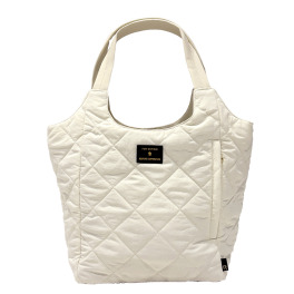 ルートート 仕切りが便利！ 肩掛けしやすい キルティングトートバッグ