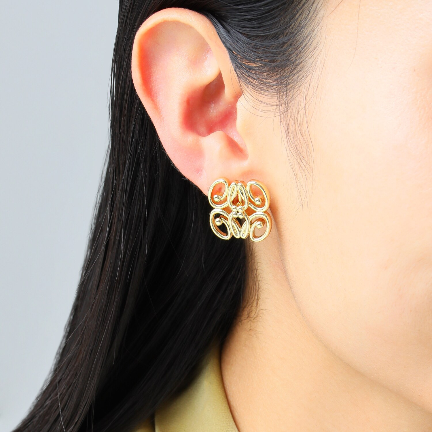 エアリーフェアリー メタルライン アートカリグラフィ イヤリング／ピアス