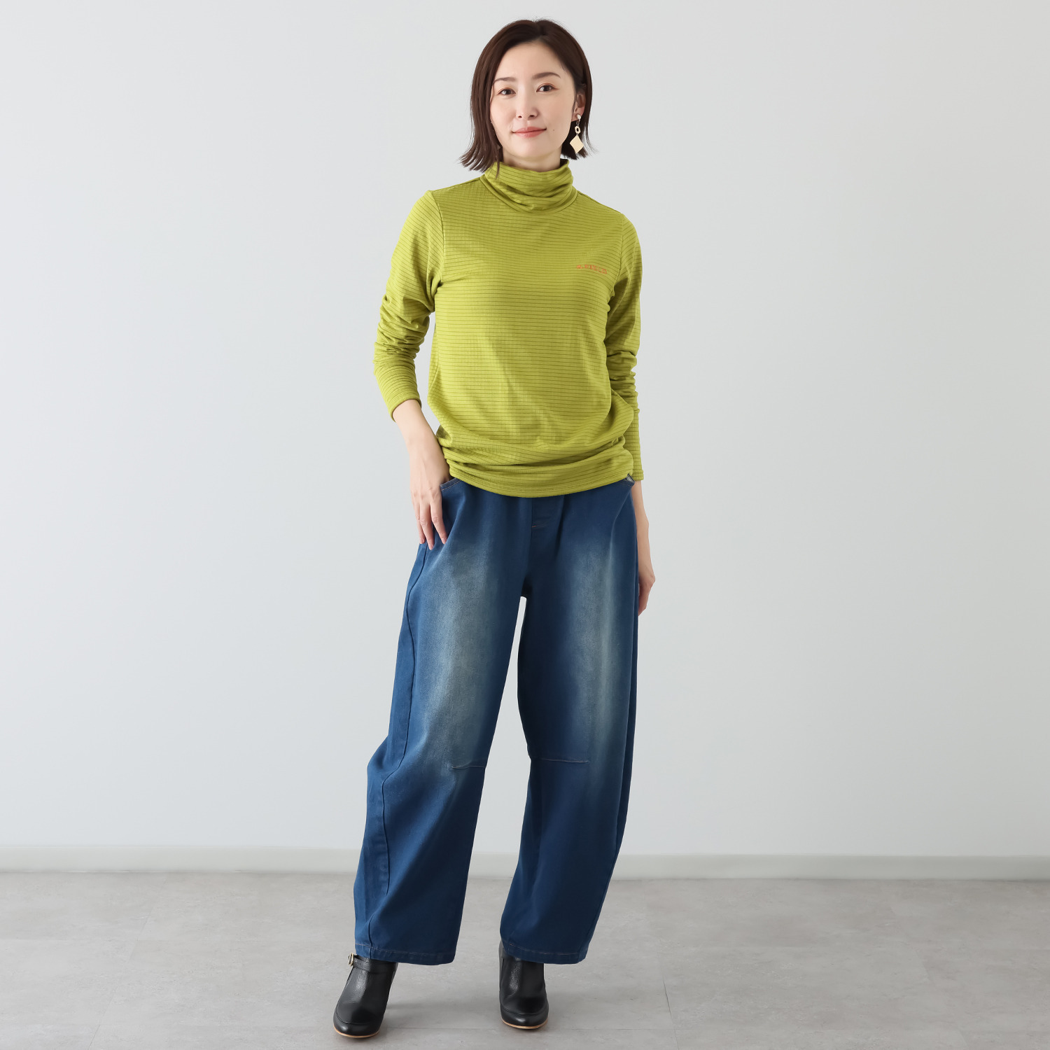 アンドフィールド ＵＶカット・吸湿発熱 ブロッキング起毛 プルオーバー