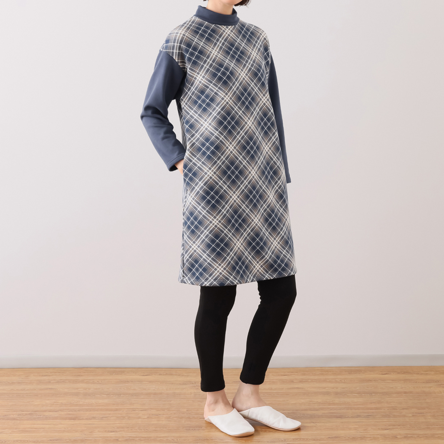 リラキュート お楽しみ袋 ふわふわあったか エアリームース綿混素材 ハイネック ワンピース２枚＆ レギンスセット