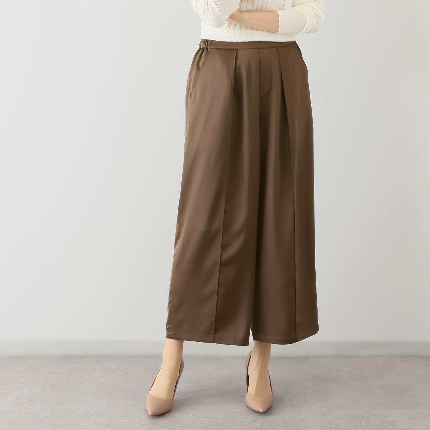 タマミ　ワタナベ ビタースパイス サテンパンツ